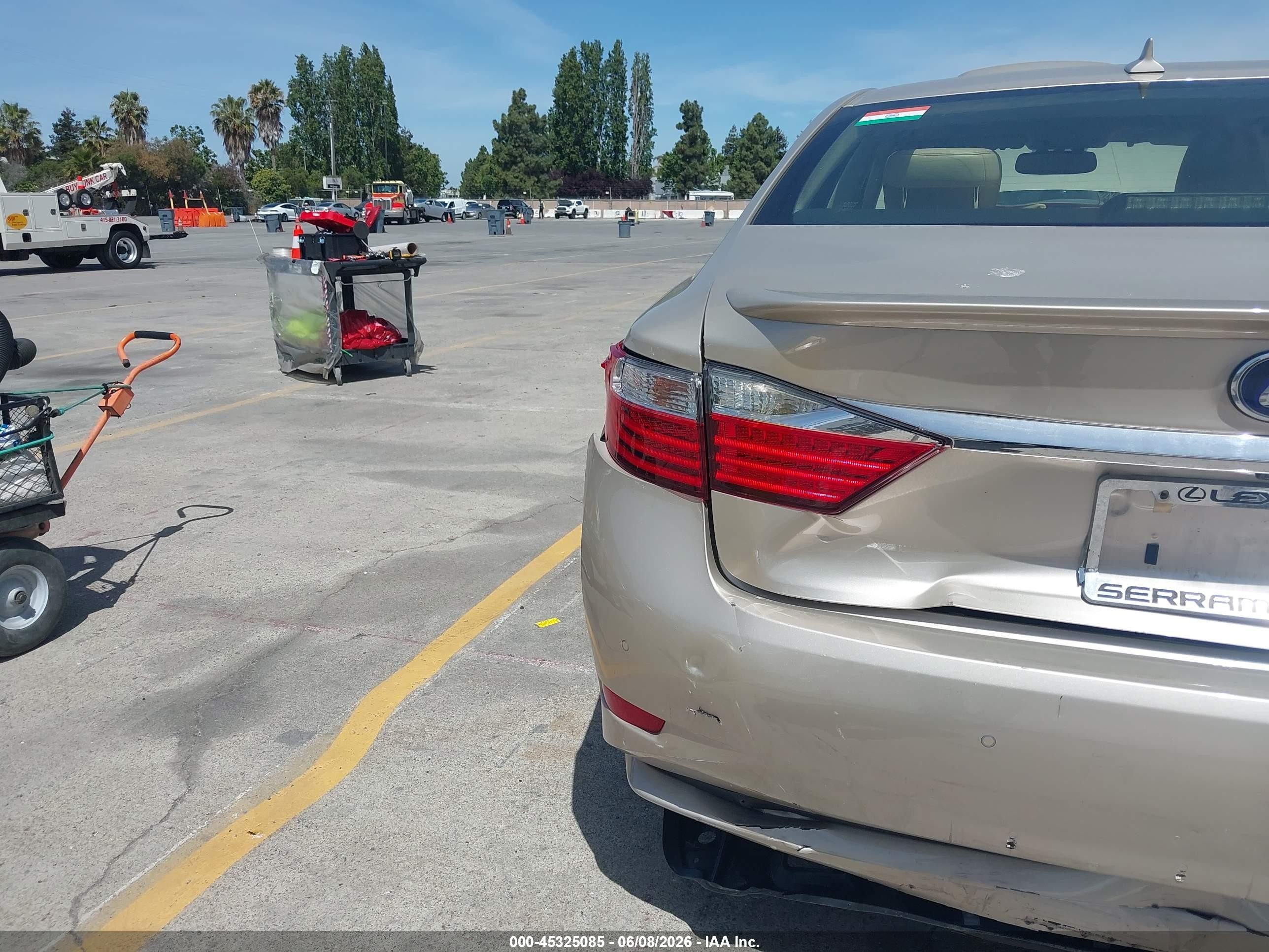 2013 Lexus Es 300h   Gold vin: JTHBW1GG6D2004112