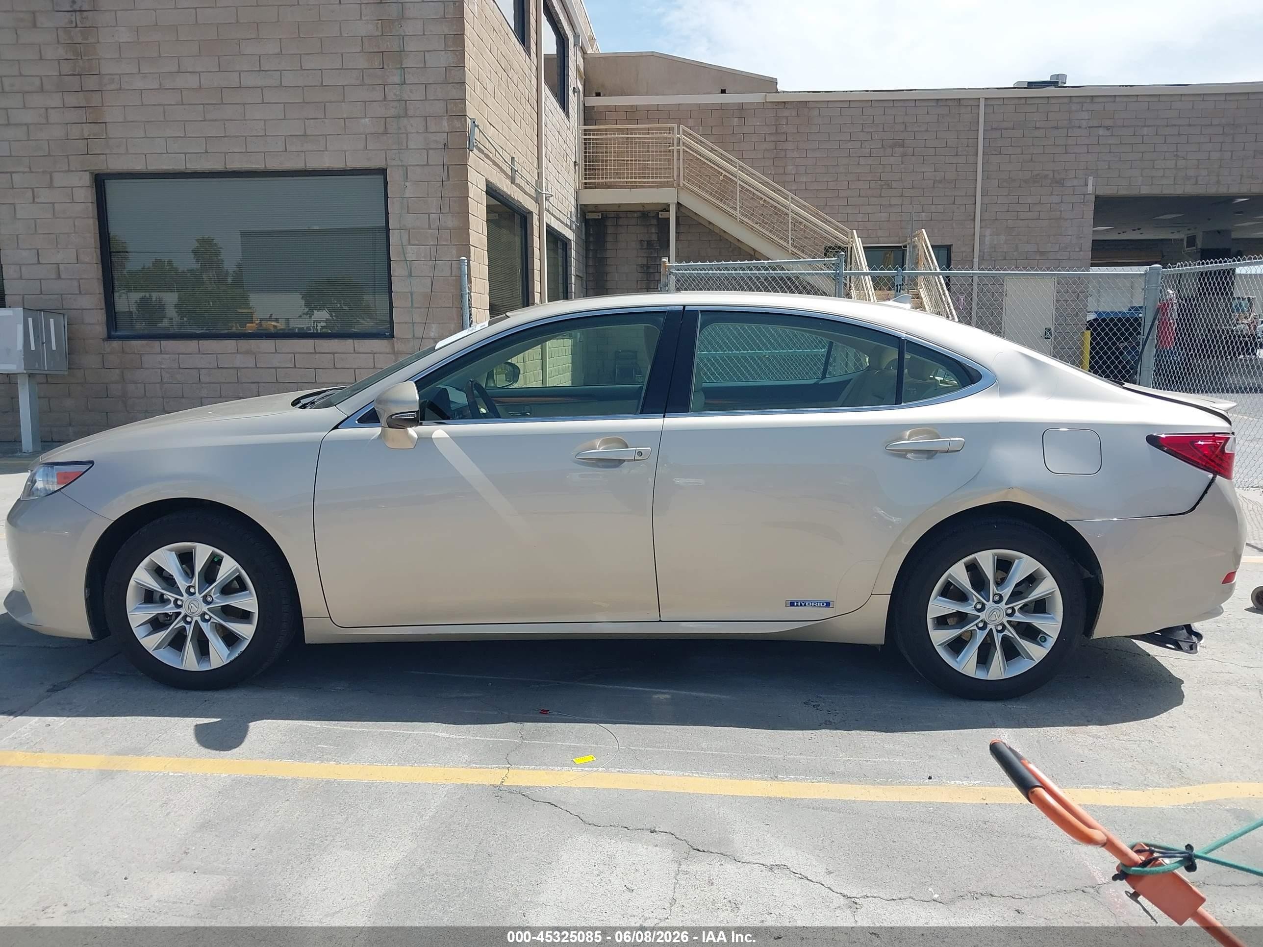 2013 Lexus Es 300h   Gold vin: JTHBW1GG6D2004112