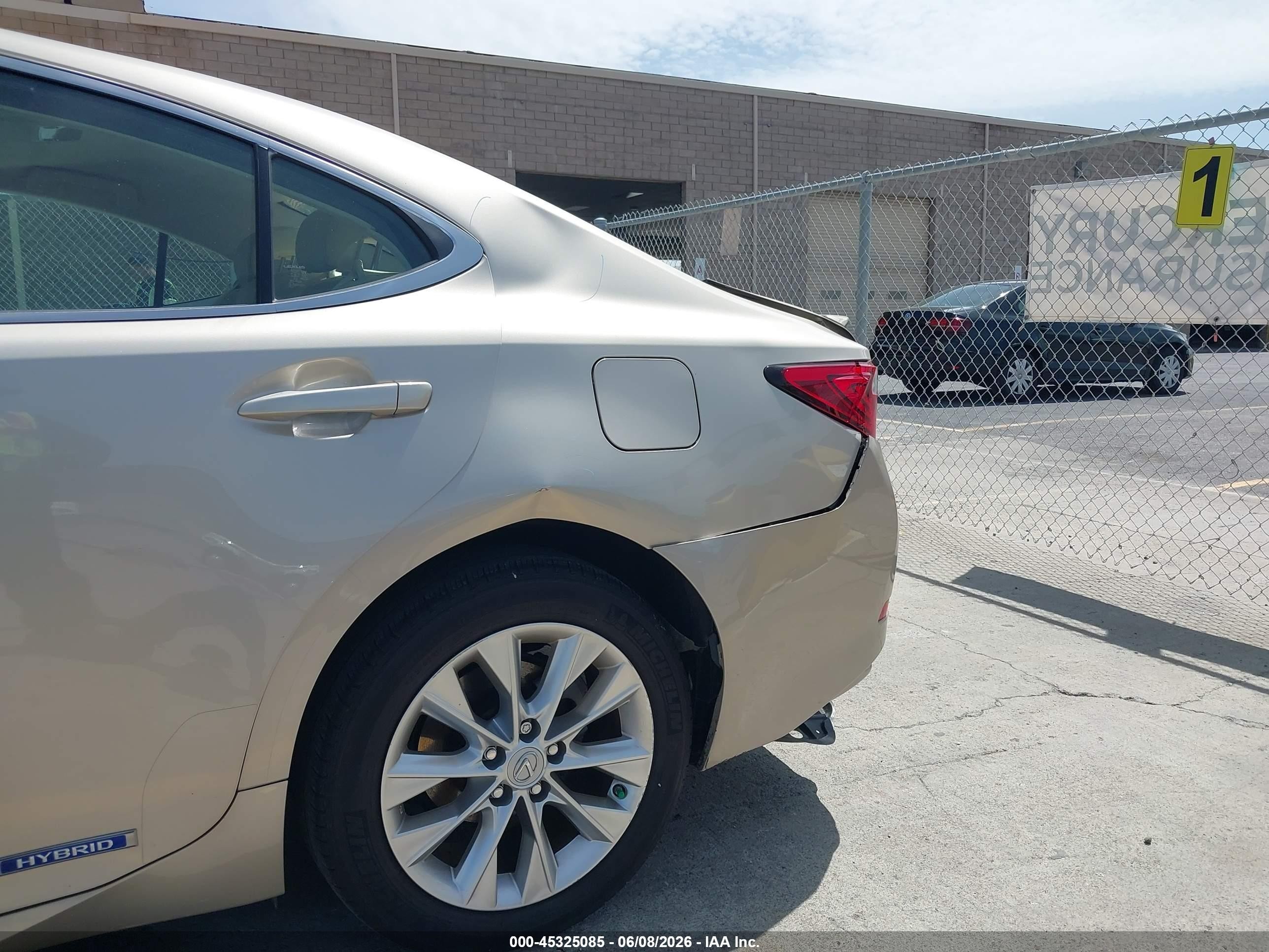 2013 Lexus Es 300h   Gold vin: JTHBW1GG6D2004112