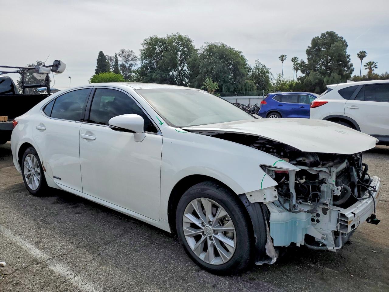 2013 Lexus Es 300h White vin: JTHBW1GG6D2006989