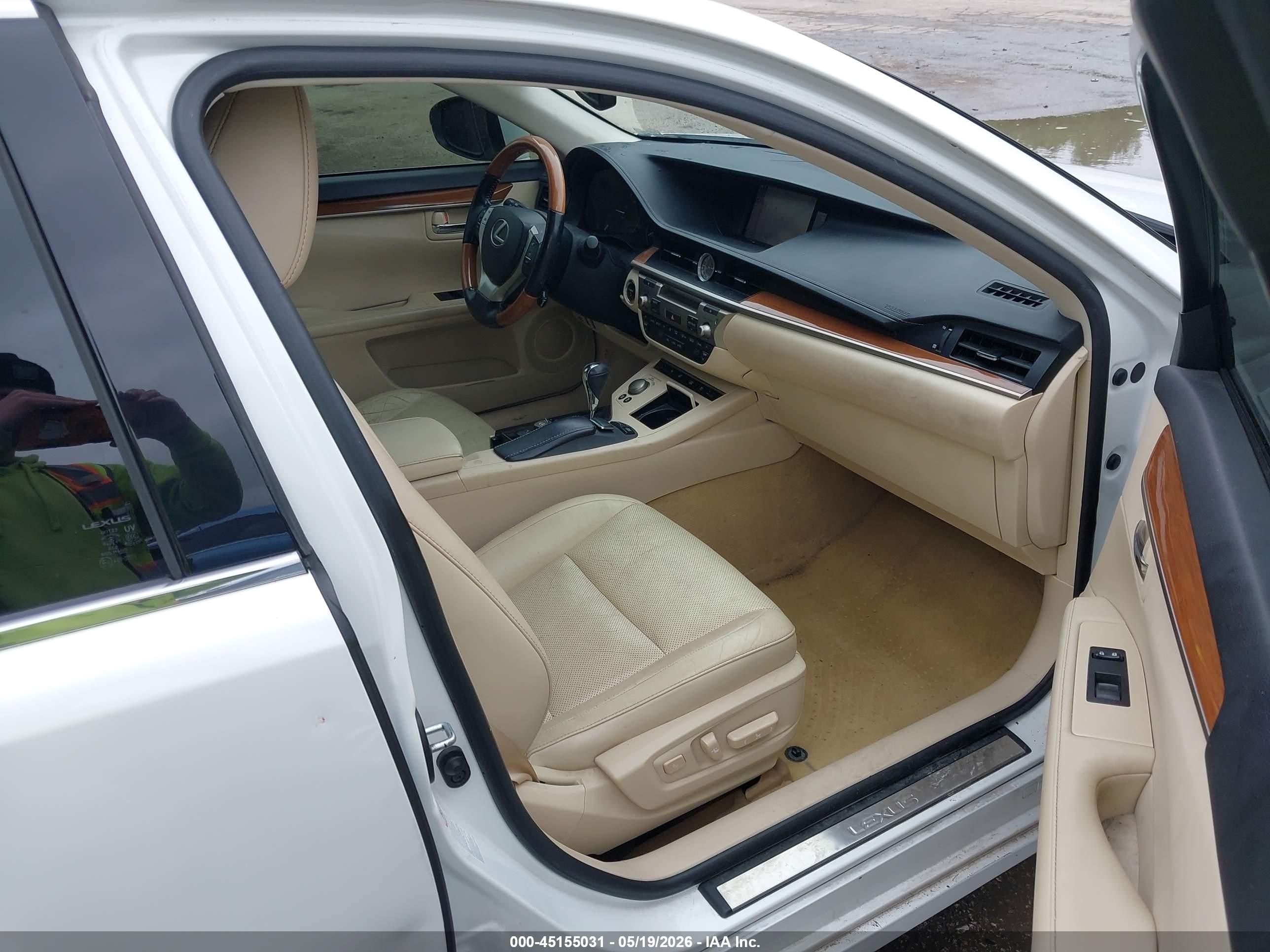 2013 Lexus Es 300h   White vin: JTHBW1GG6D2028667