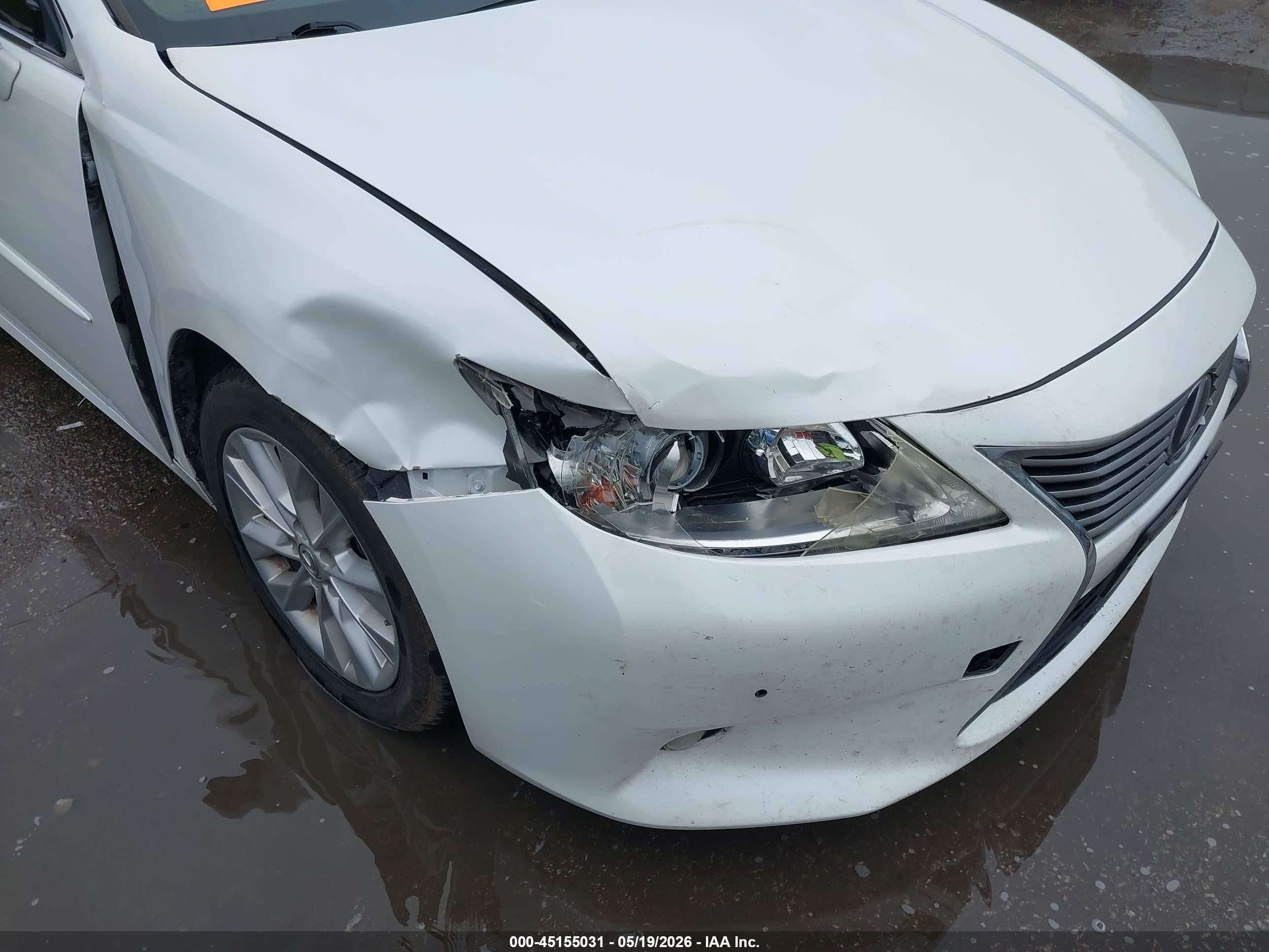 2013 Lexus Es 300h   White vin: JTHBW1GG6D2028667