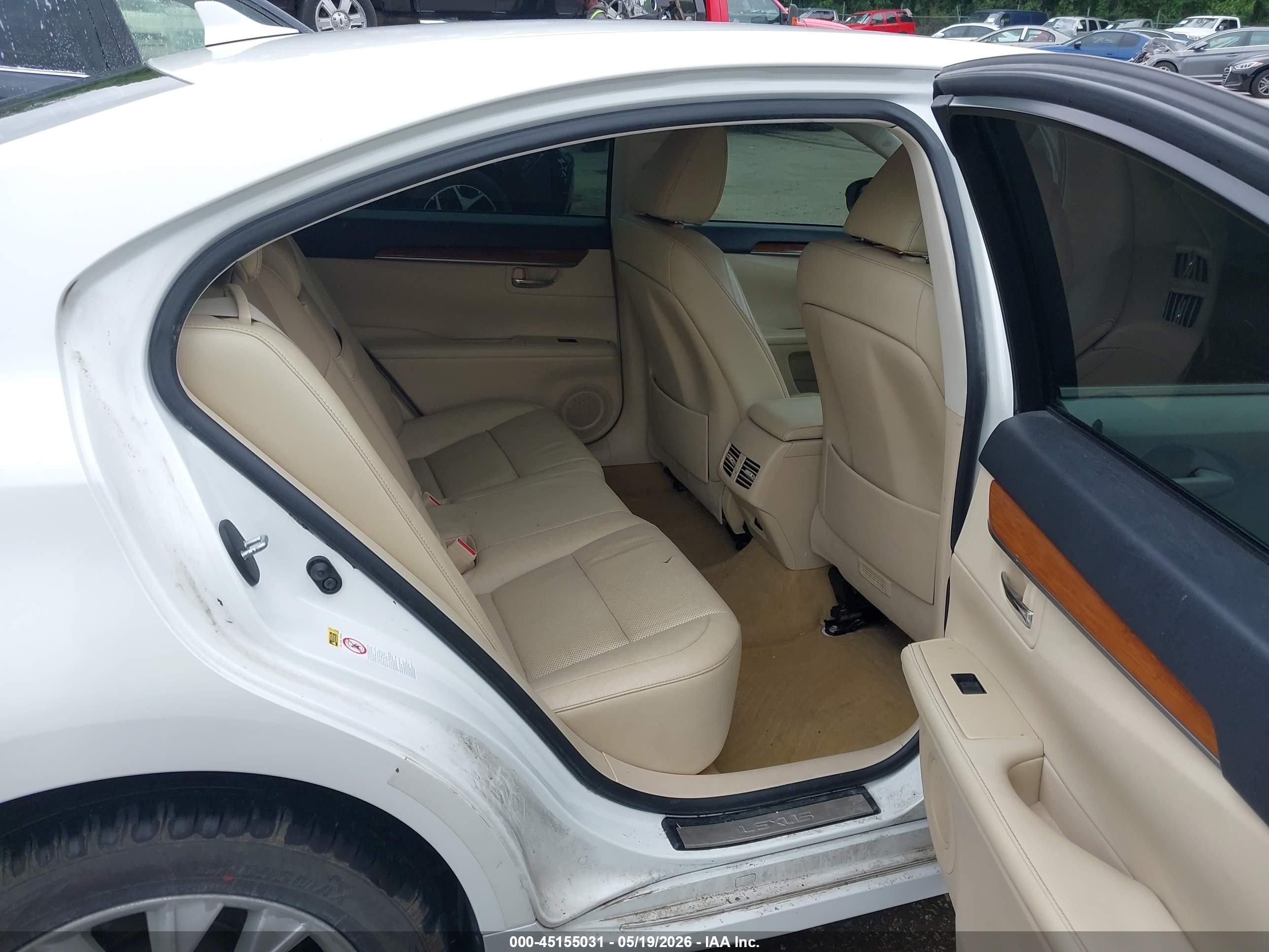 2013 Lexus Es 300h   White vin: JTHBW1GG6D2028667