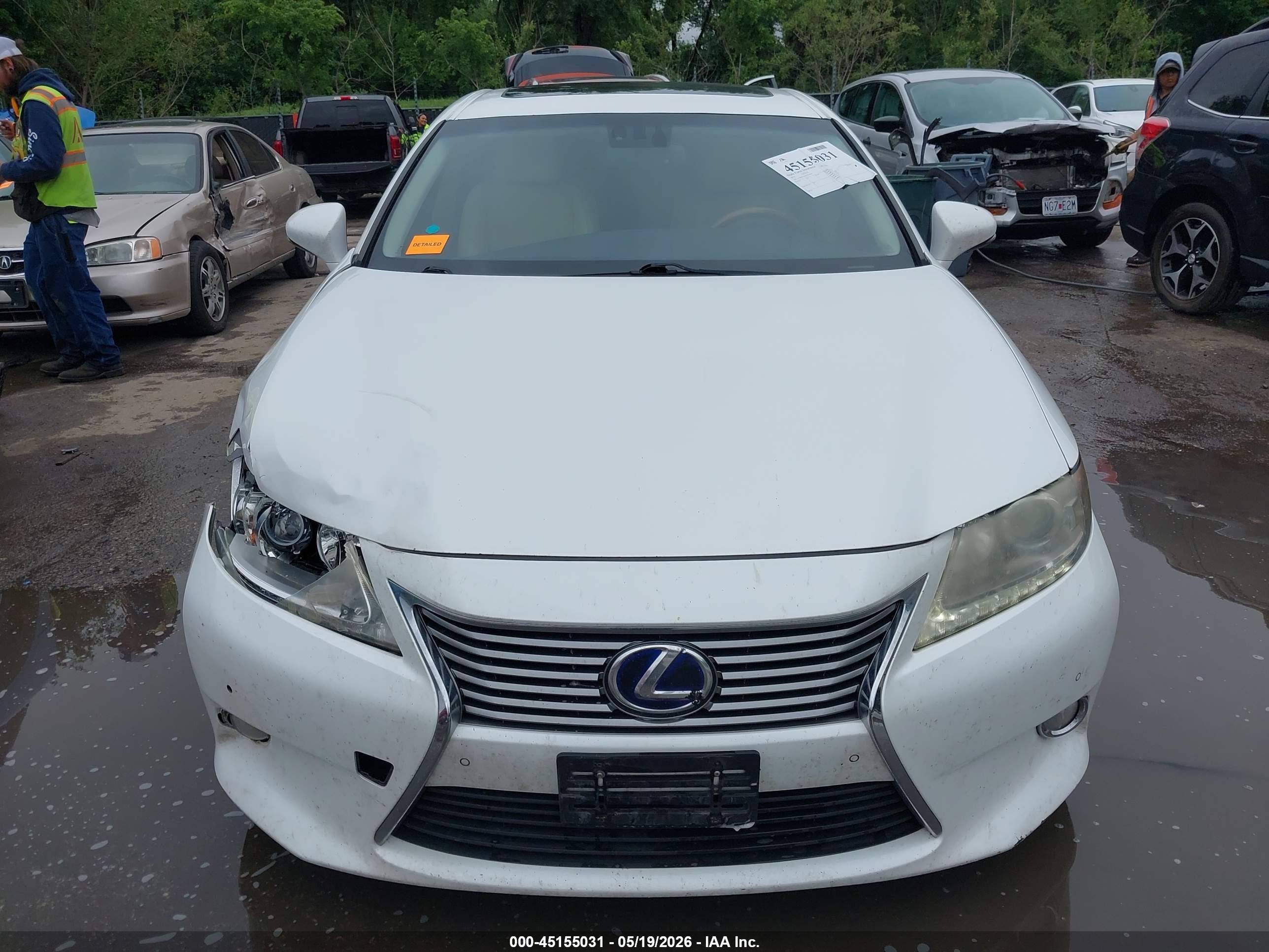 2013 Lexus Es 300h   White vin: JTHBW1GG6D2028667