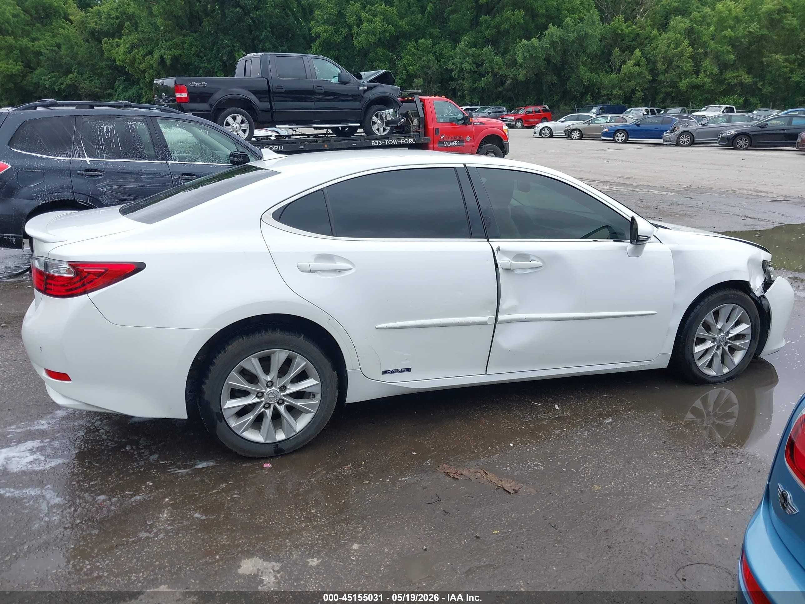 2013 Lexus Es 300h   White vin: JTHBW1GG6D2028667