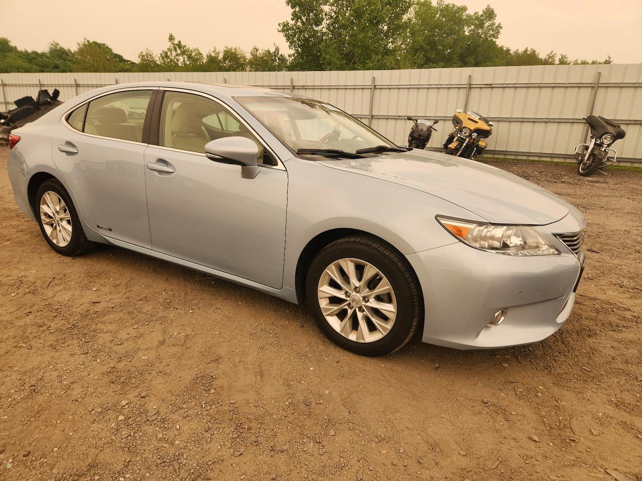 2013 Lexus Es 300h Blue vin: JTHBW1GG6D2029737