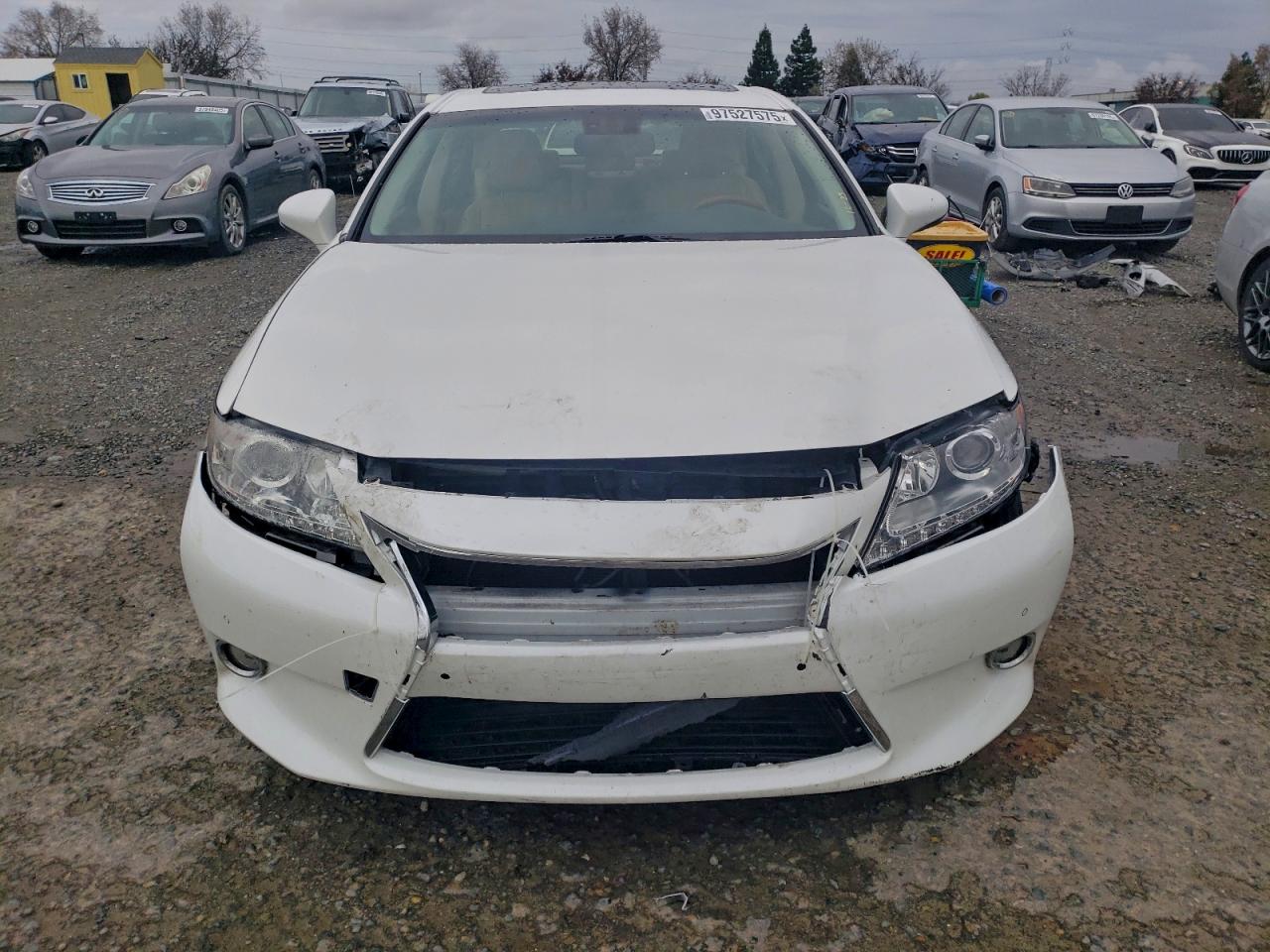 2014 Lexus Es 300h Белый vin: JTHBW1GG6E2053666