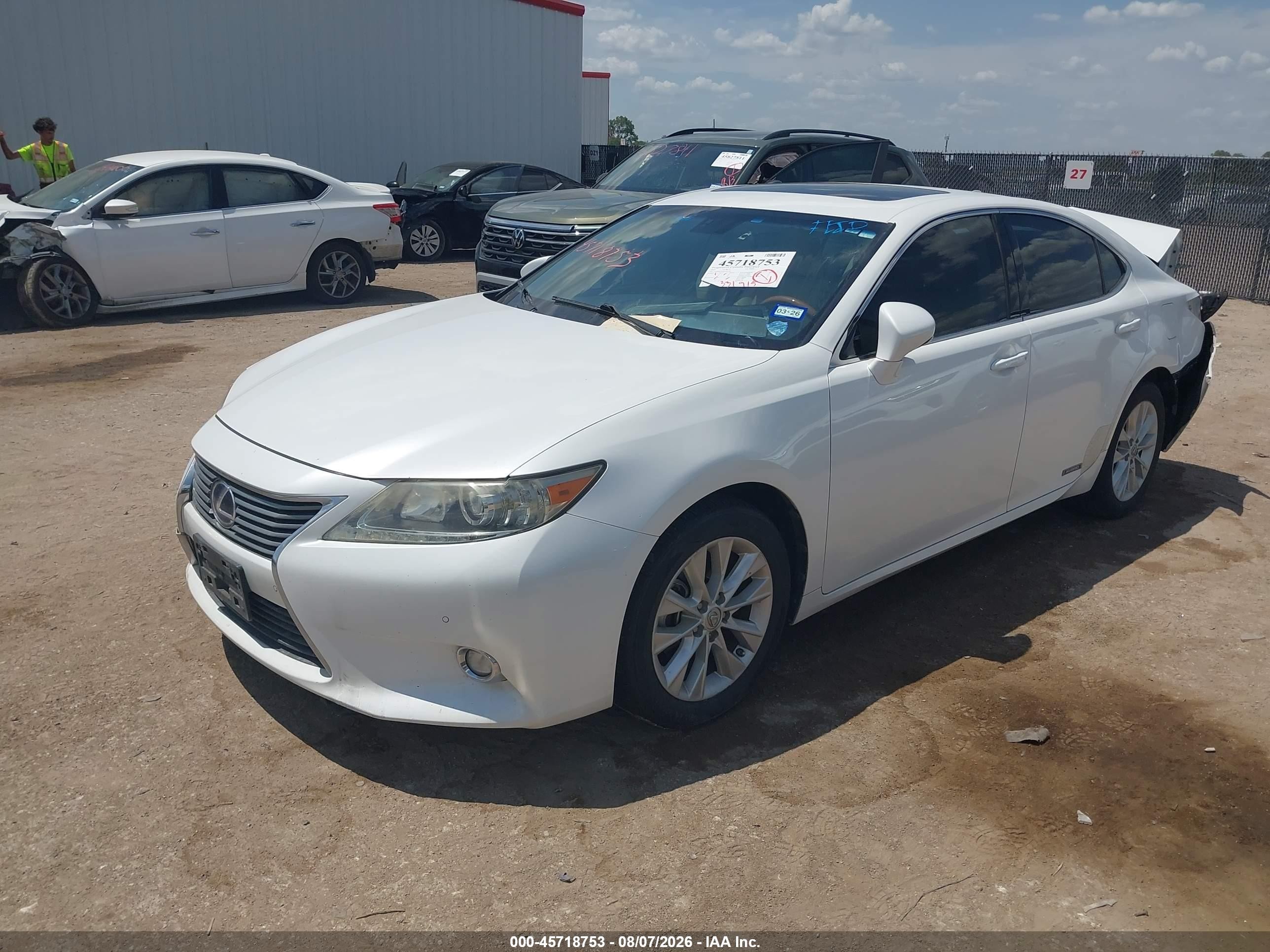 2015 Lexus Es 300h   White vin: JTHBW1GG6F2083350