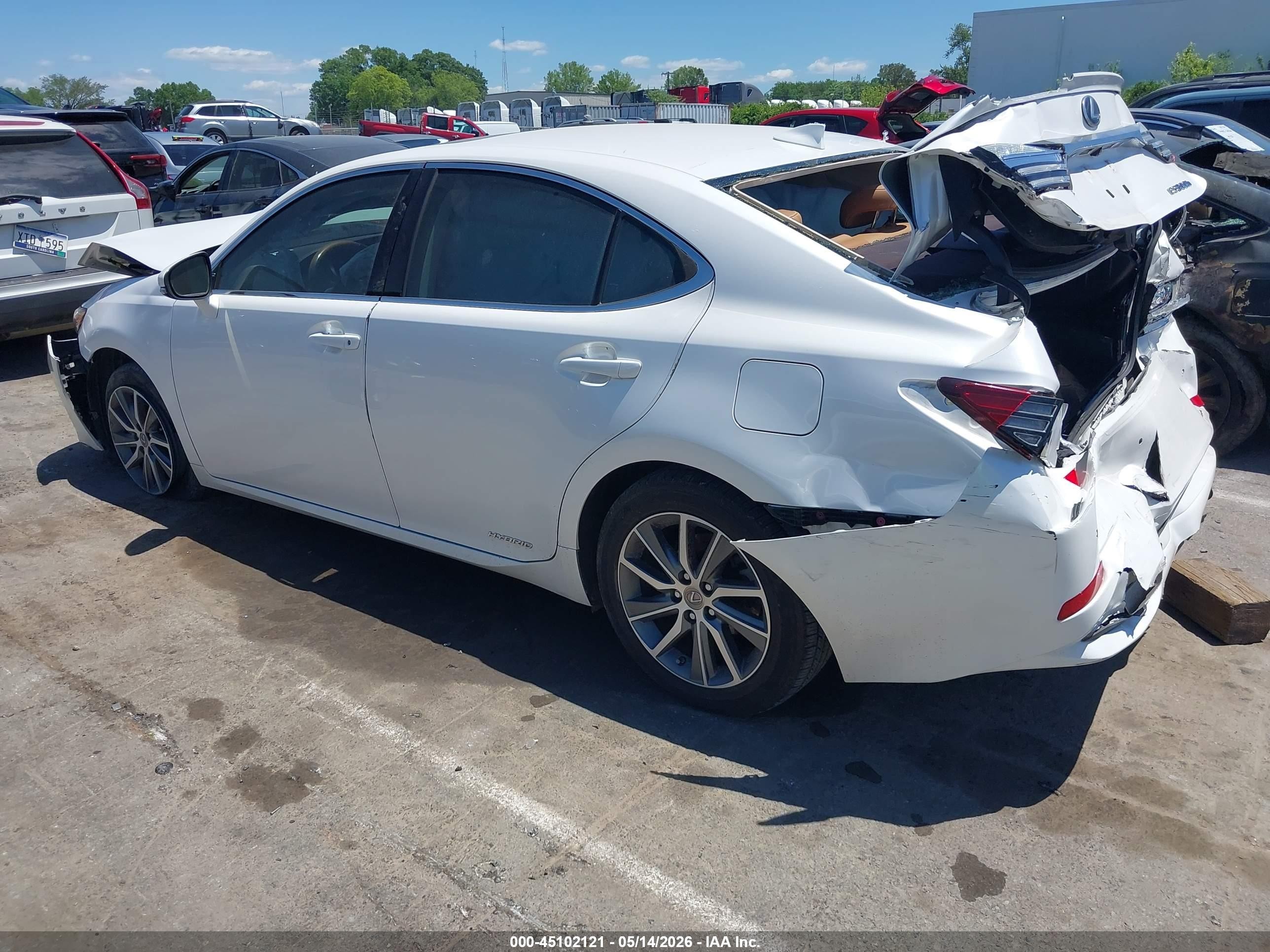 2017 Lexus Es 300h   White vin: JTHBW1GG6H2147650