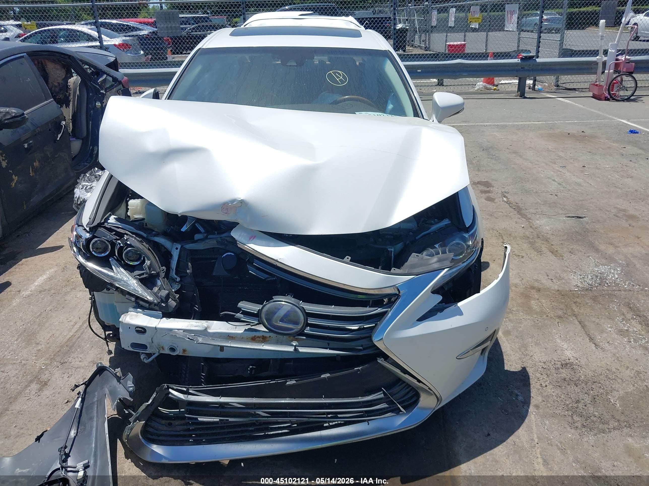 2017 Lexus Es 300h   White vin: JTHBW1GG6H2147650