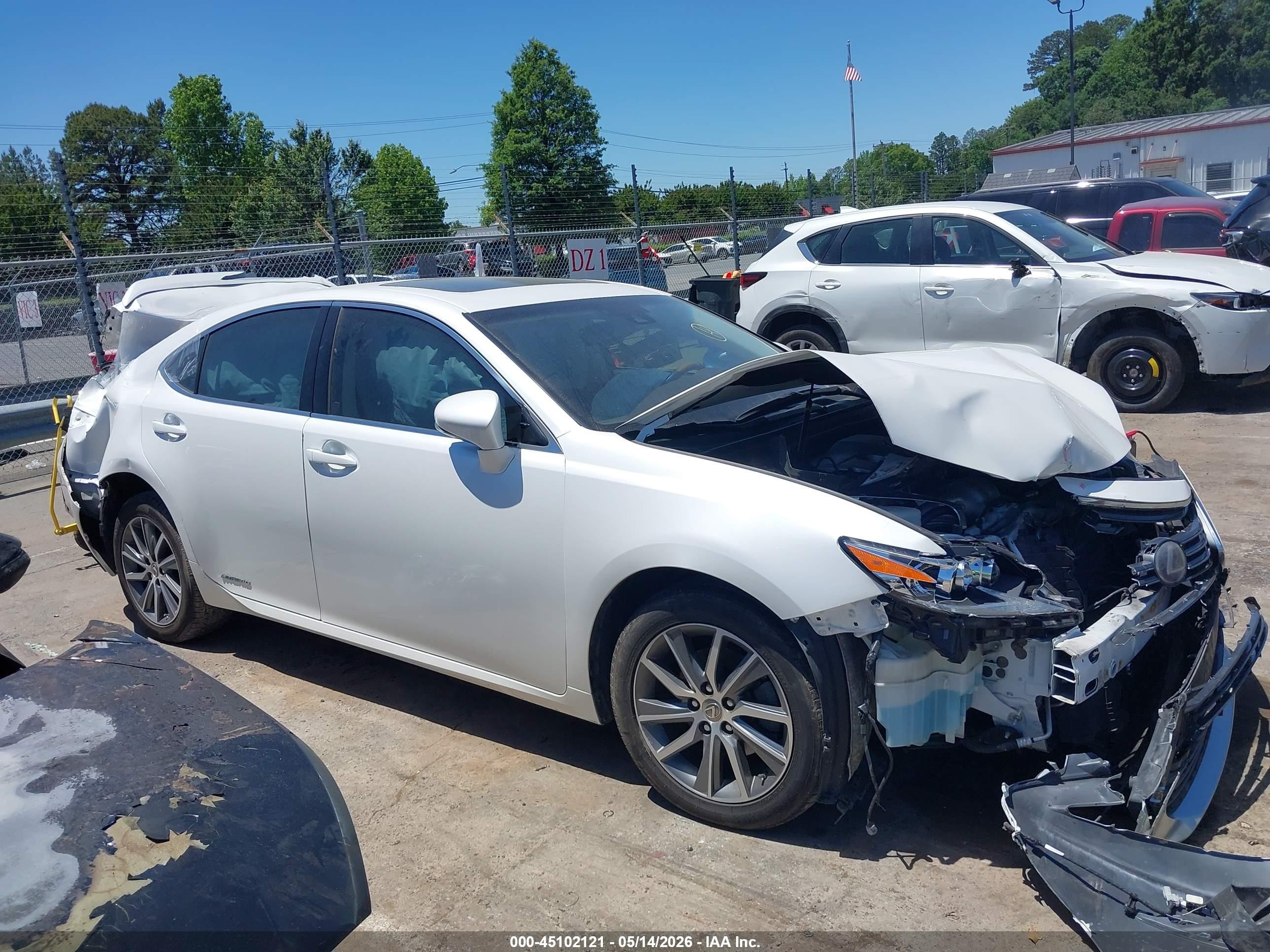 2017 Lexus Es 300h   White vin: JTHBW1GG6H2147650