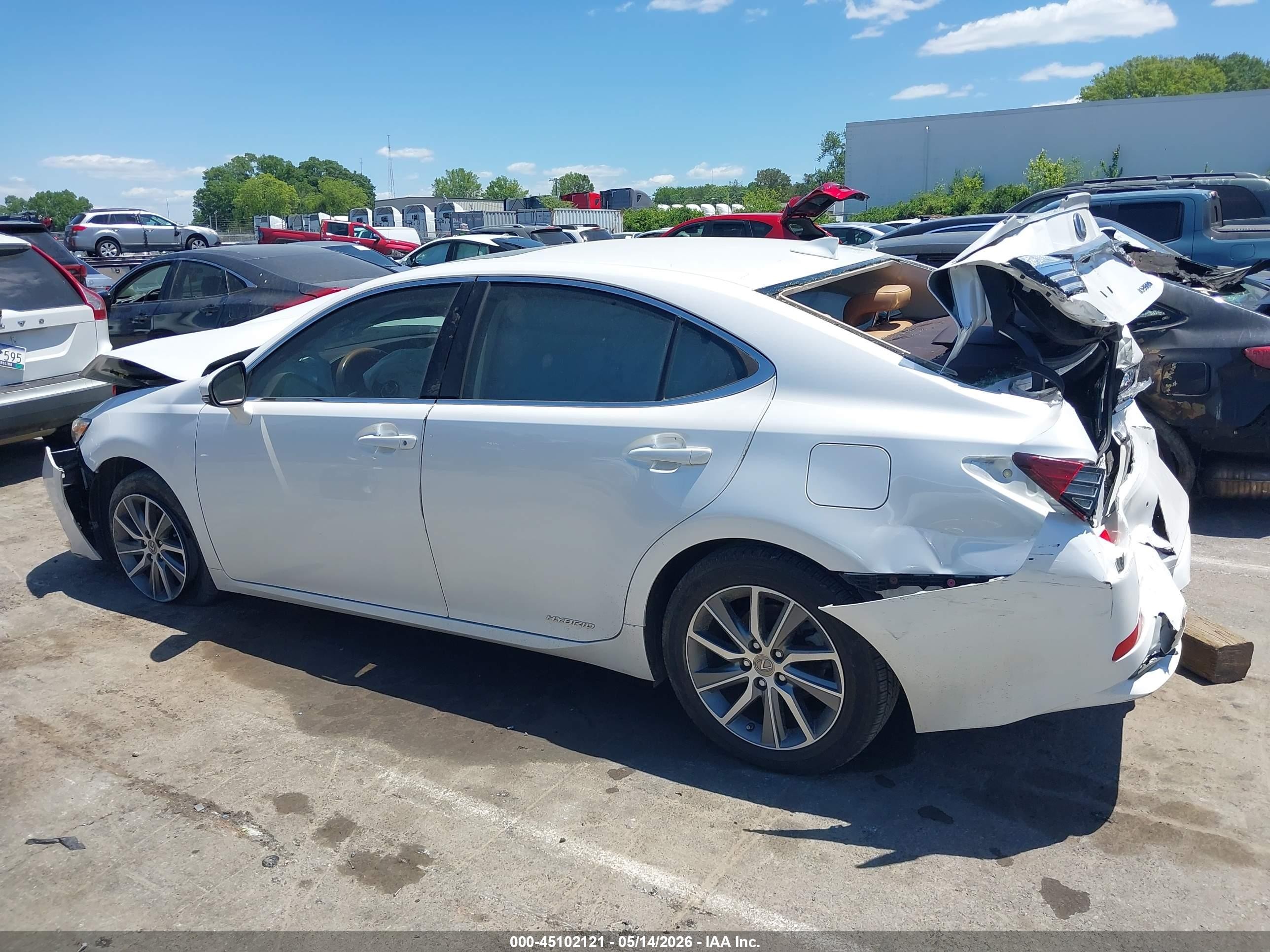 2017 Lexus Es 300h   White vin: JTHBW1GG6H2147650
