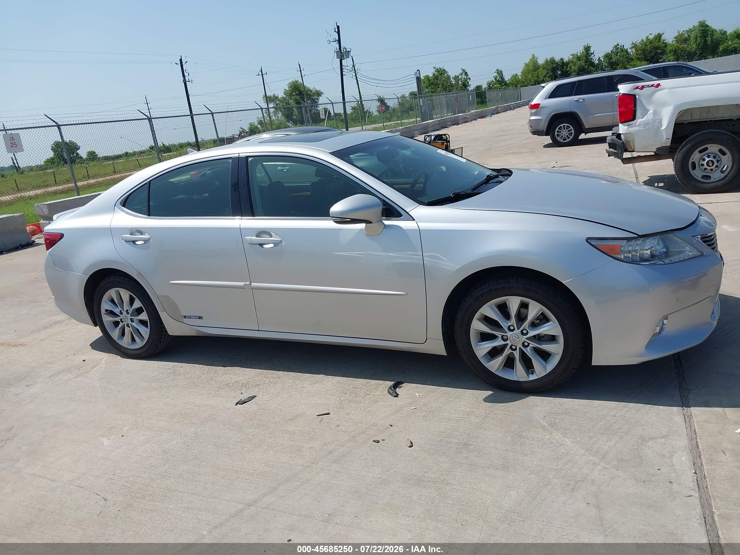 2013 Lexus Es 300h   Silver vin: JTHBW1GG7D2028368