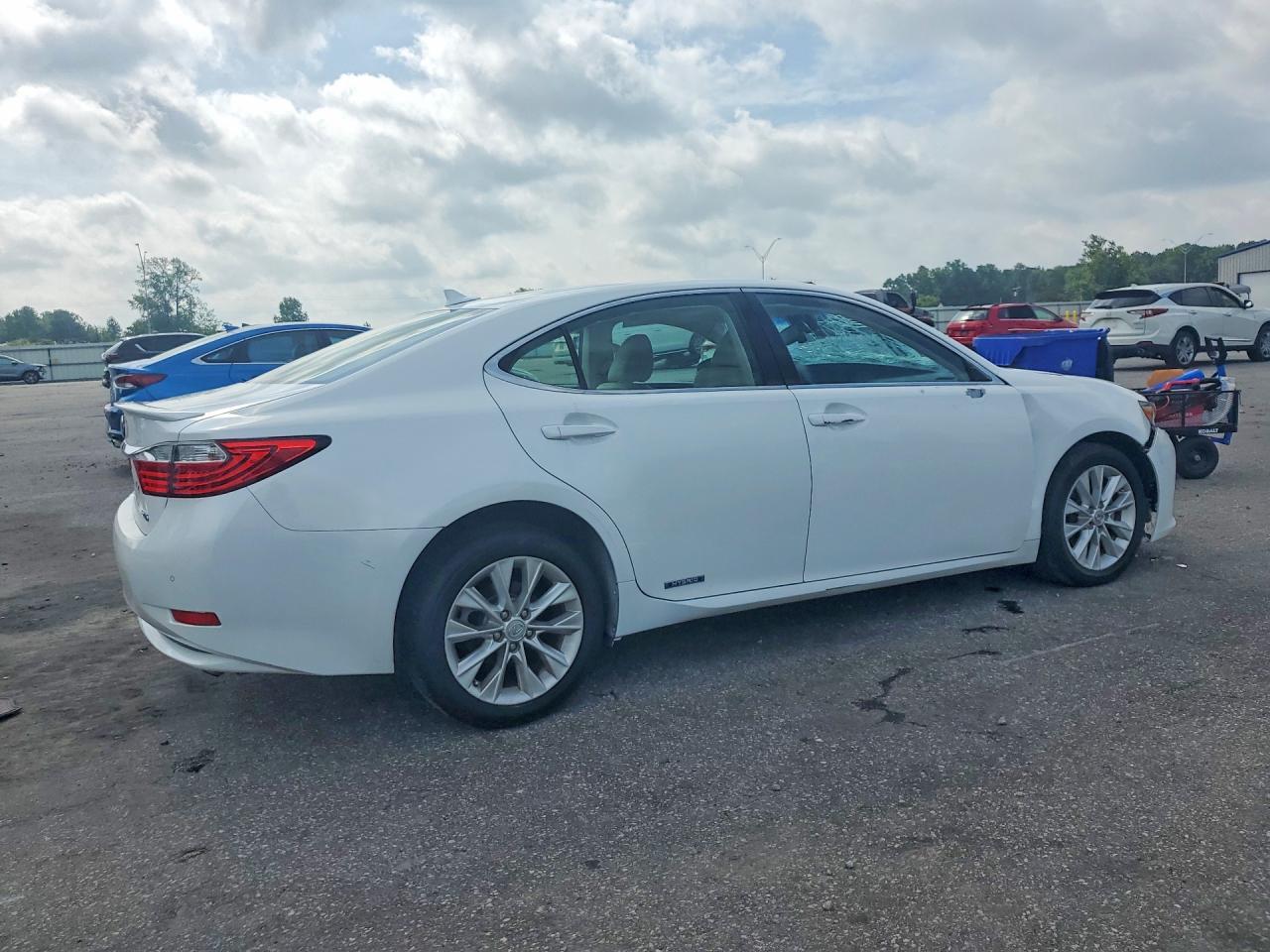 2014 Lexus Es 300h White vin: JTHBW1GG7E2045415
