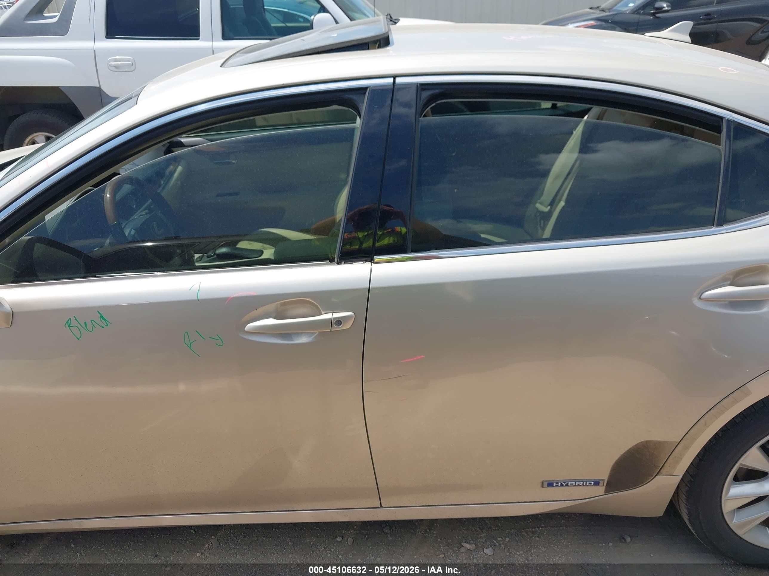 2014 Lexus Es 300h Beige vin: JTHBW1GG7E2058049