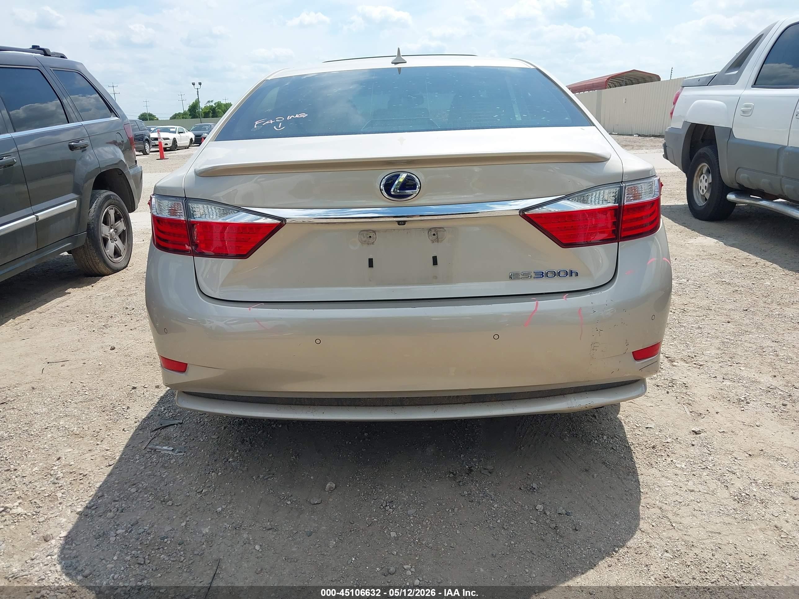 2014 Lexus Es 300h Beige vin: JTHBW1GG7E2058049