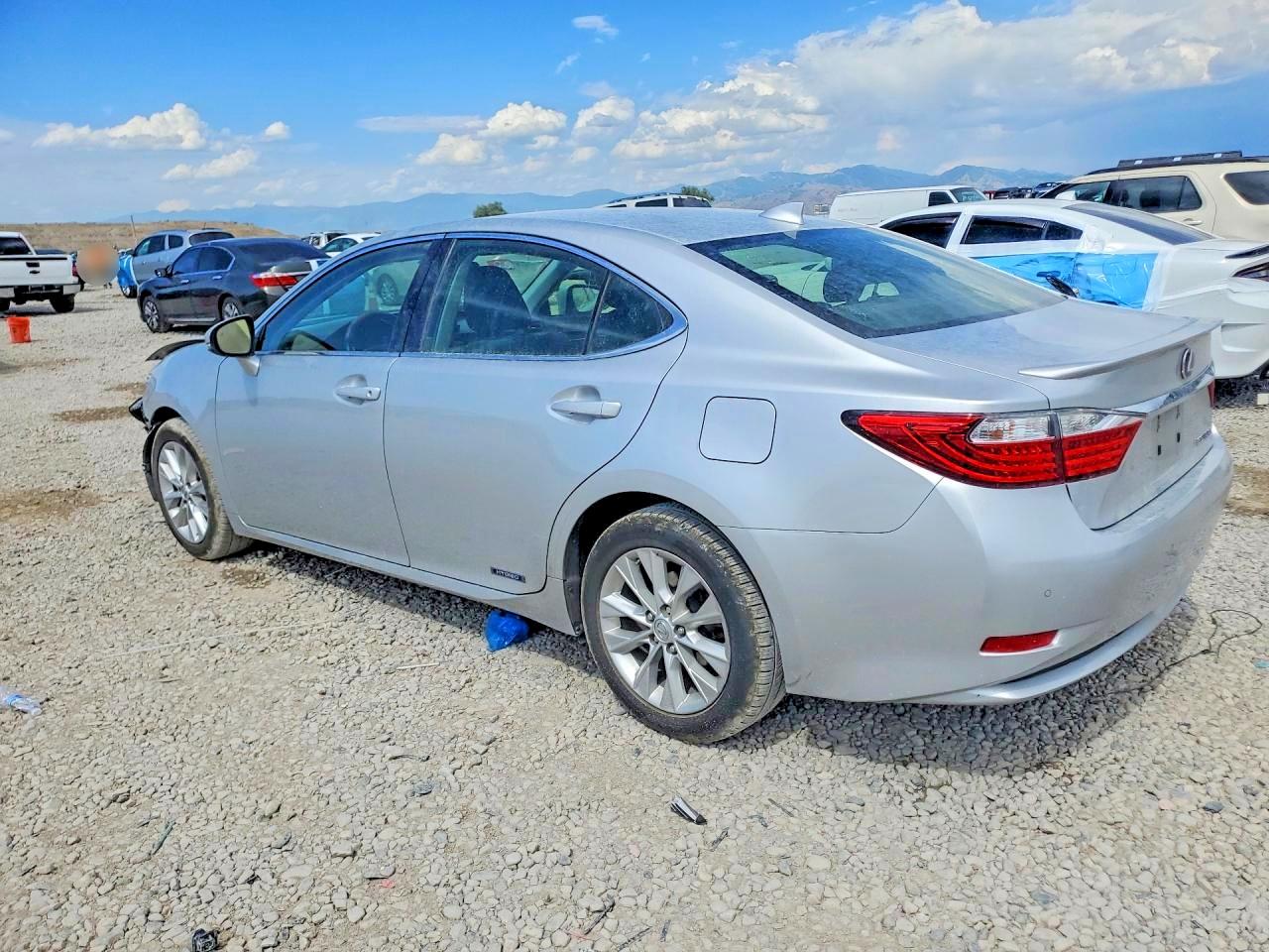 2015 Lexus Es 300h Silver vin: JTHBW1GG7F2079694