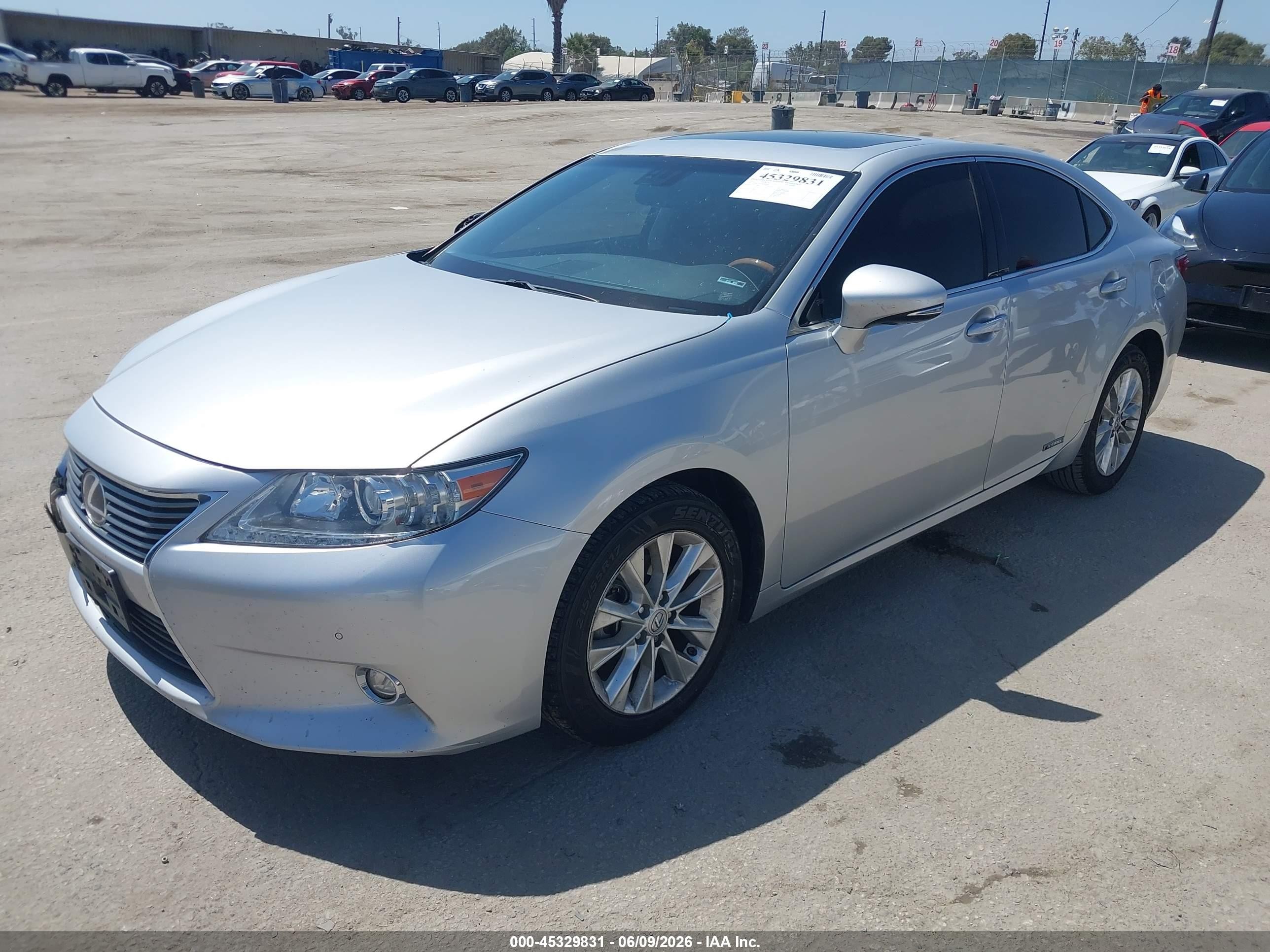 2015 Lexus Es 300h   Silver vin: JTHBW1GG7F2093191