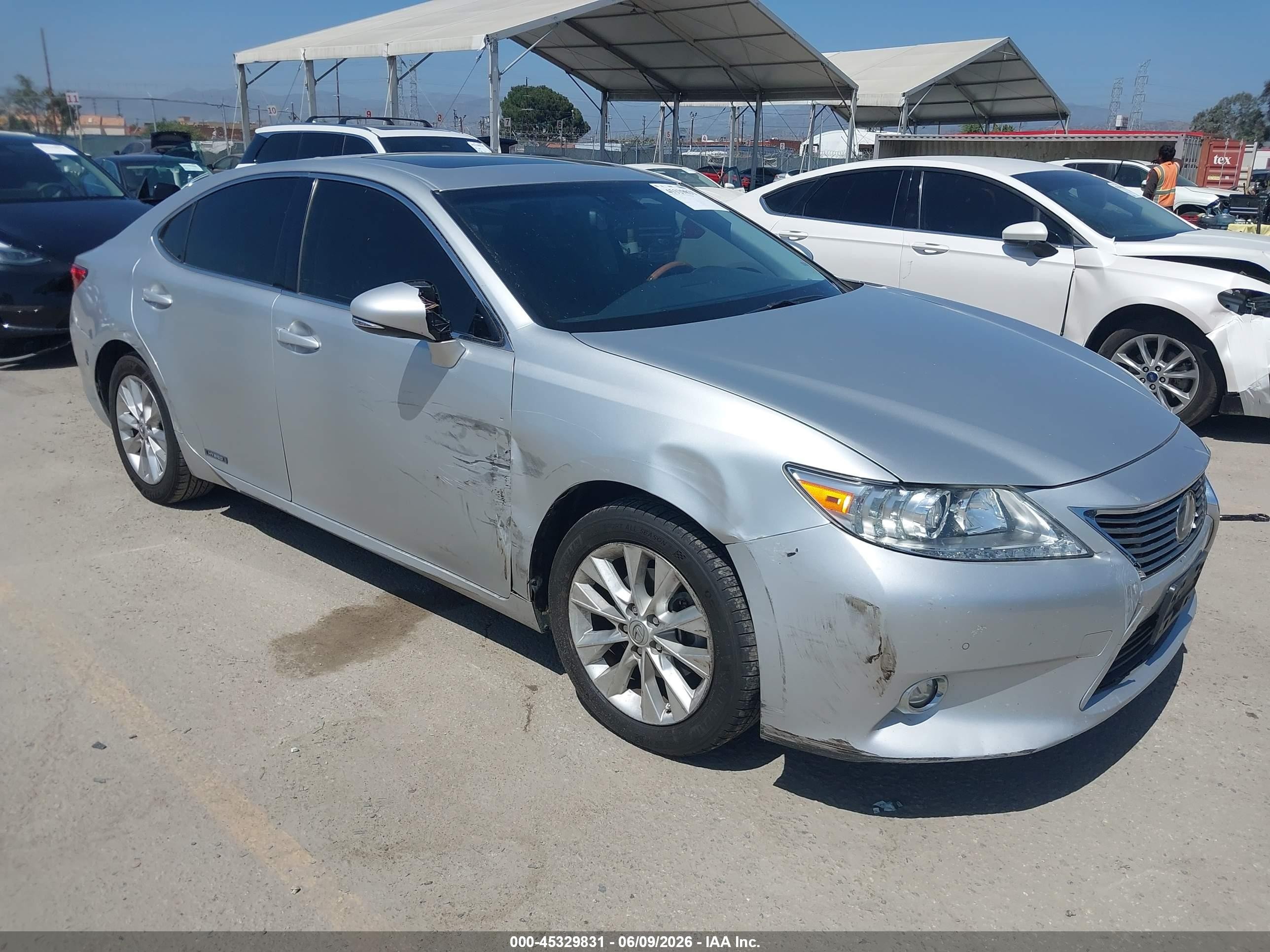 2015 Lexus Es 300h   Silver vin: JTHBW1GG7F2093191