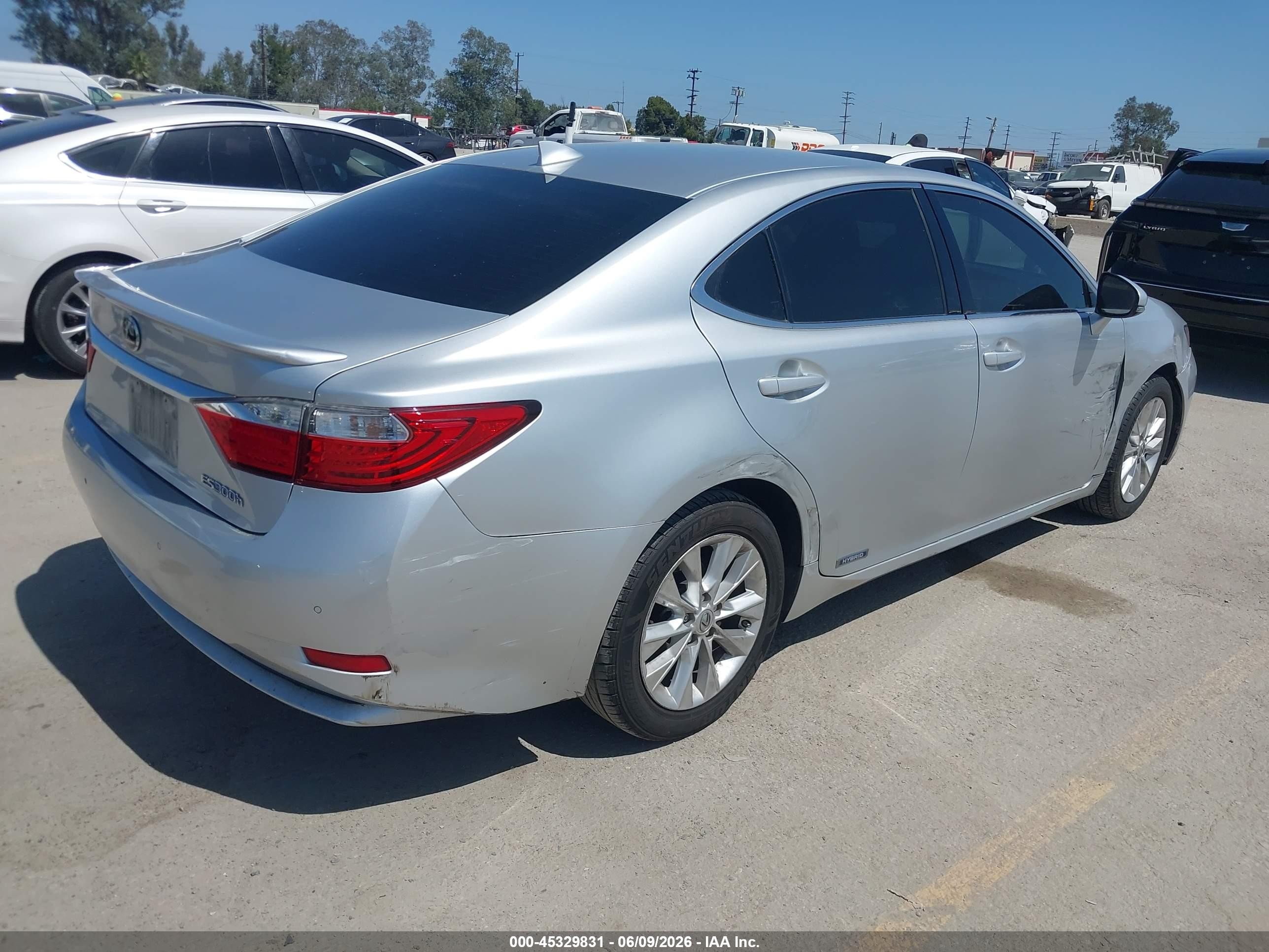 2015 Lexus Es 300h   Silver vin: JTHBW1GG7F2093191