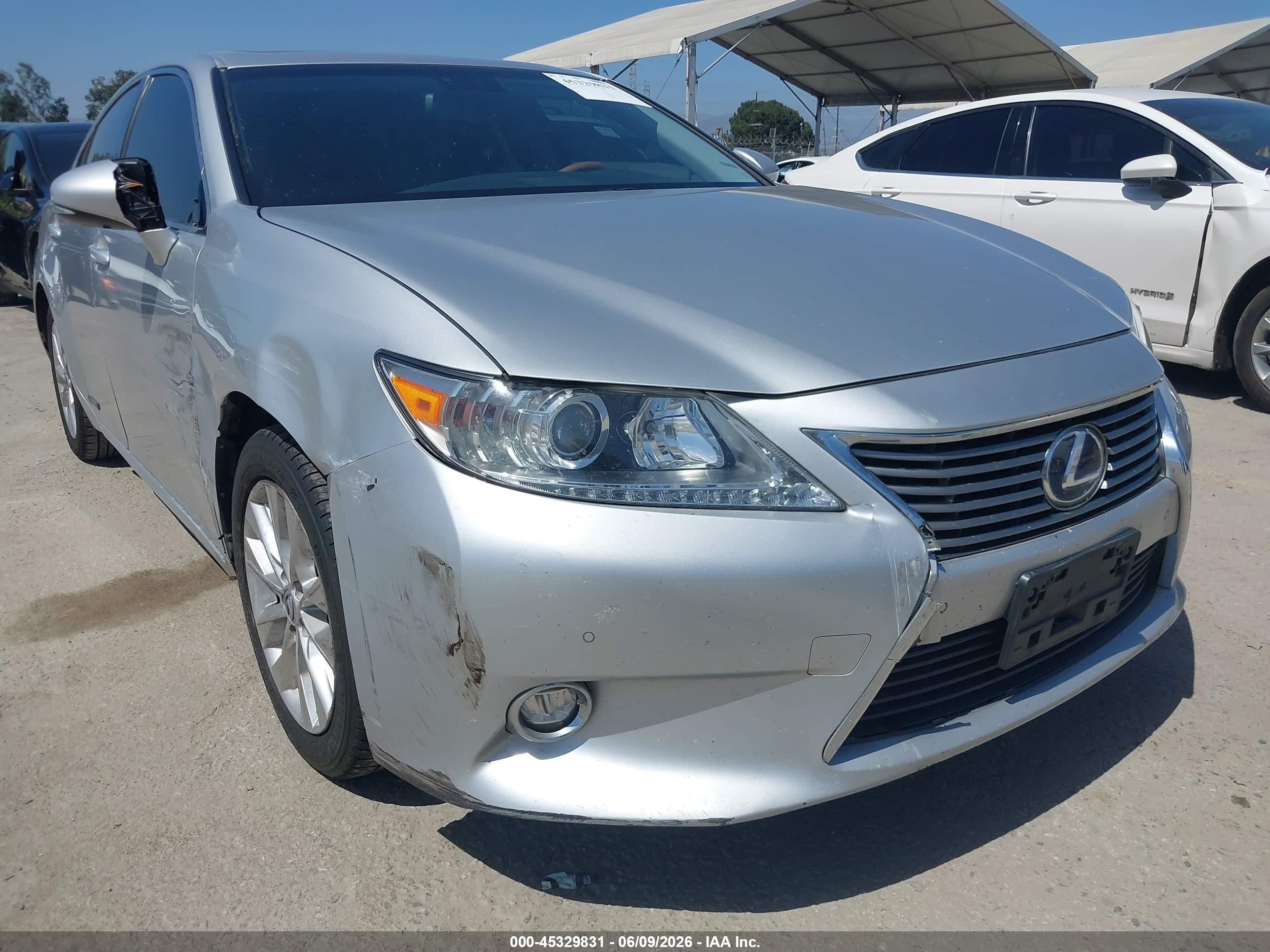 2015 Lexus Es 300h   Silver vin: JTHBW1GG7F2093191