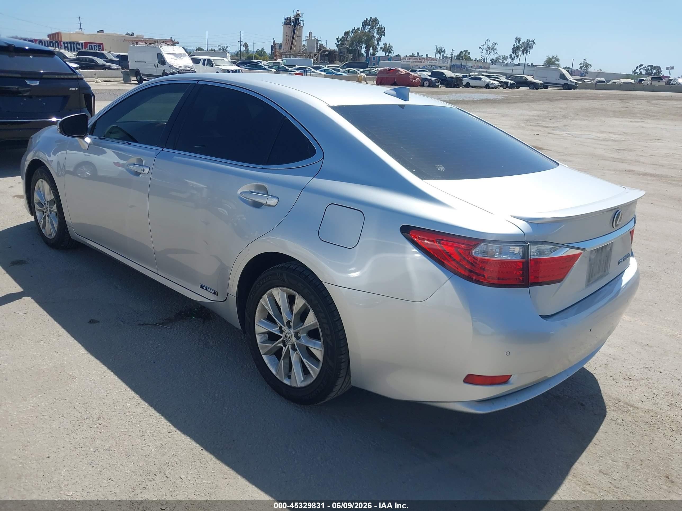 2015 Lexus Es 300h   Silver vin: JTHBW1GG7F2093191