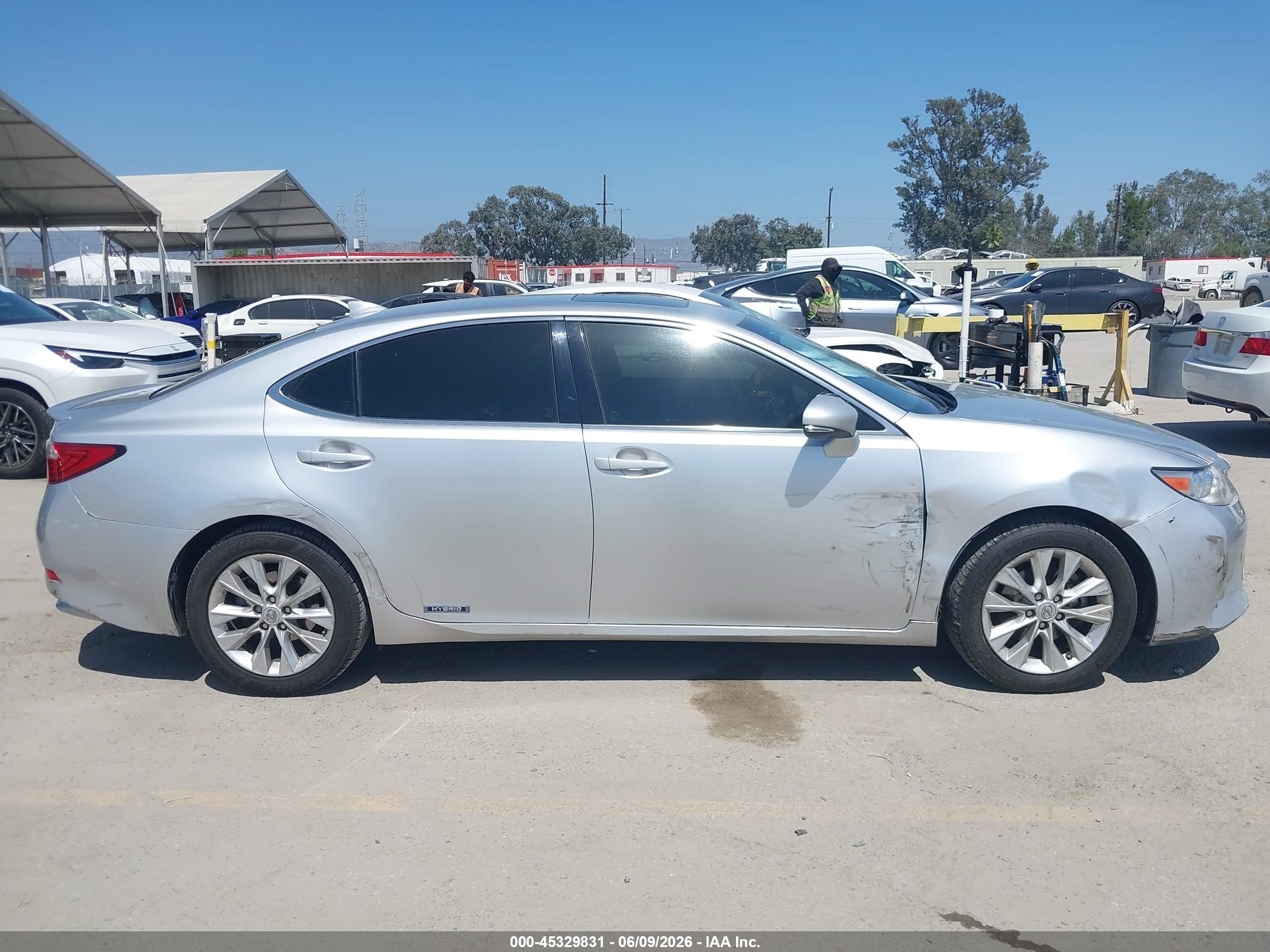 2015 Lexus Es 300h   Silver vin: JTHBW1GG7F2093191