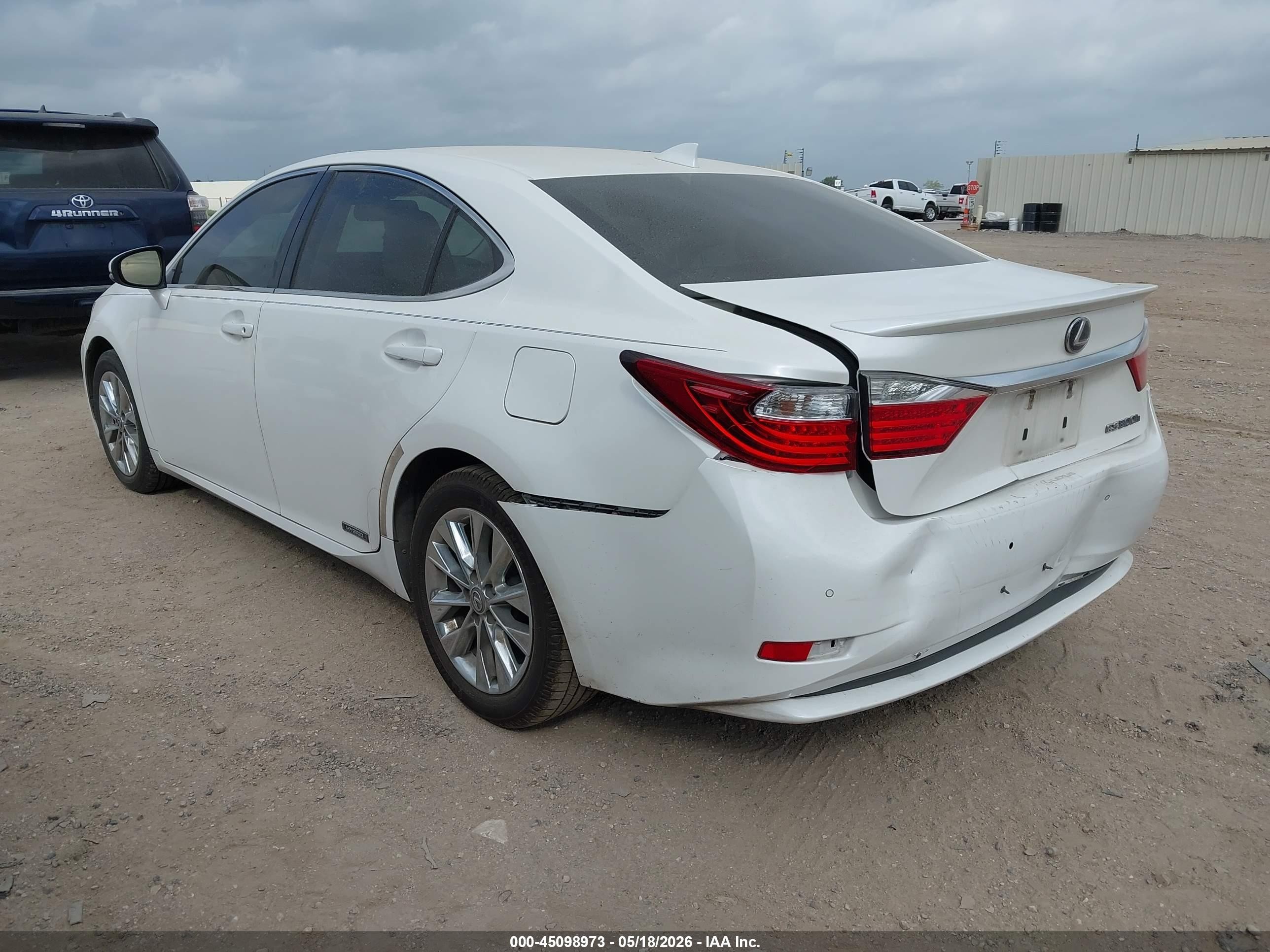 2015 Lexus Es 300h White vin: JTHBW1GG7F2095202