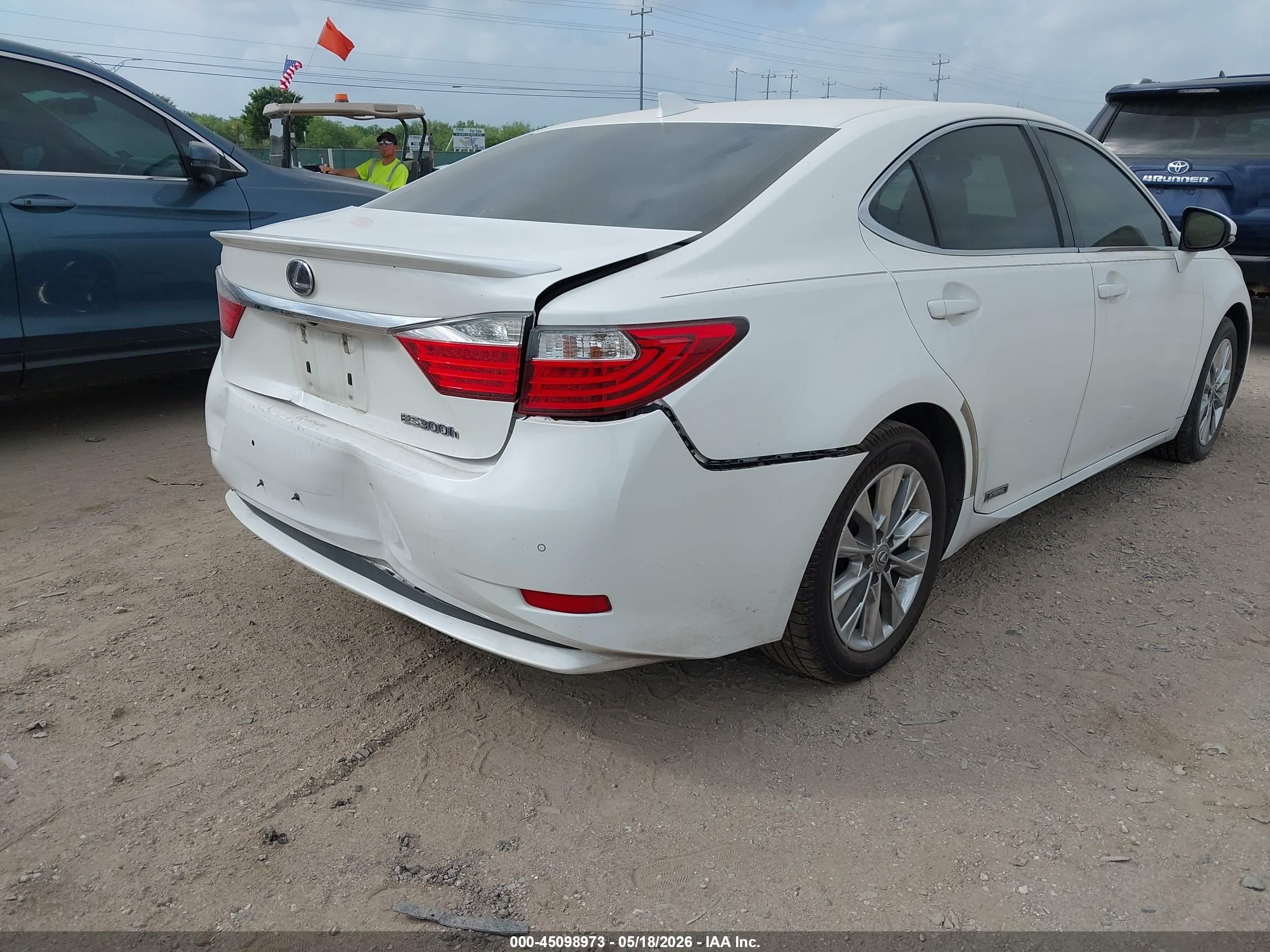 2015 Lexus Es 300h White vin: JTHBW1GG7F2095202