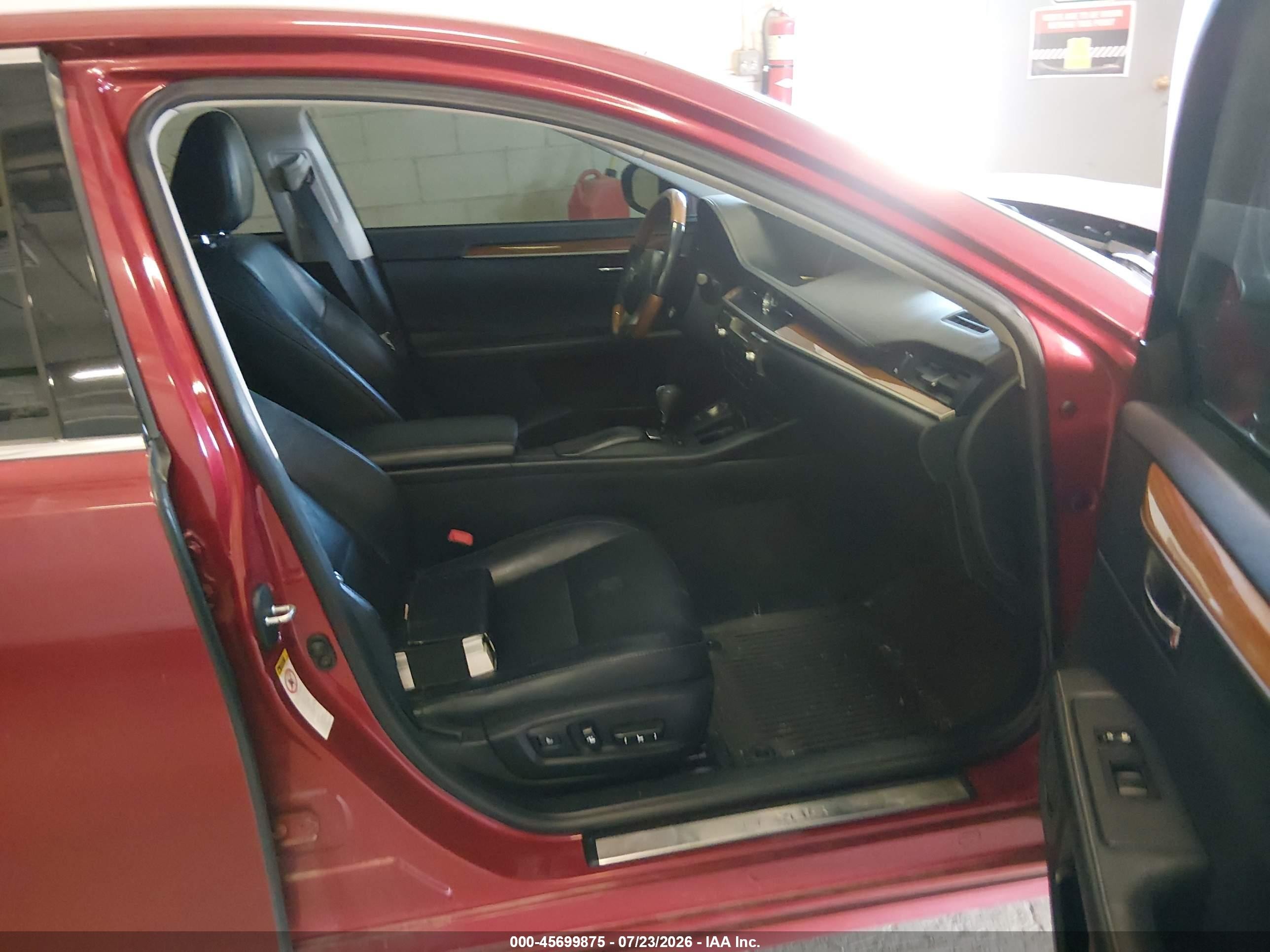 2013 Lexus Es 300h Red vin: JTHBW1GG8D2010641