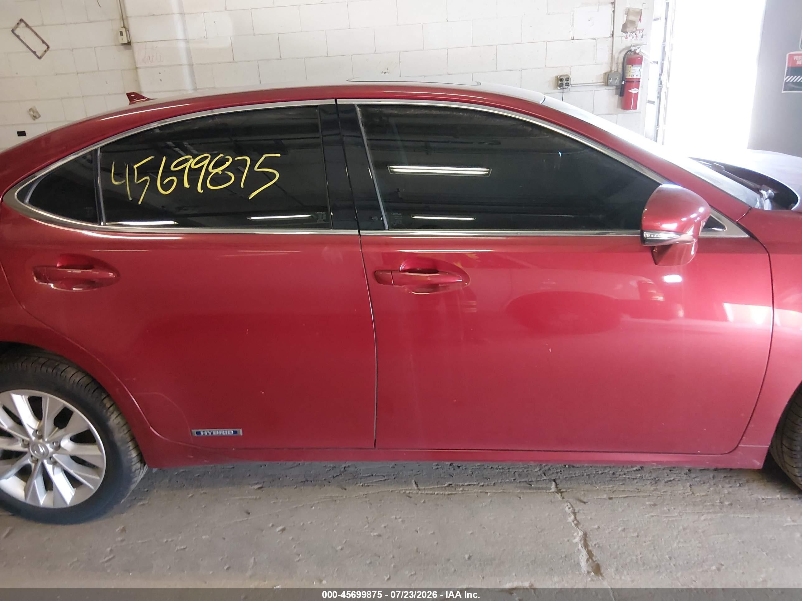 2013 Lexus Es 300h Red vin: JTHBW1GG8D2010641