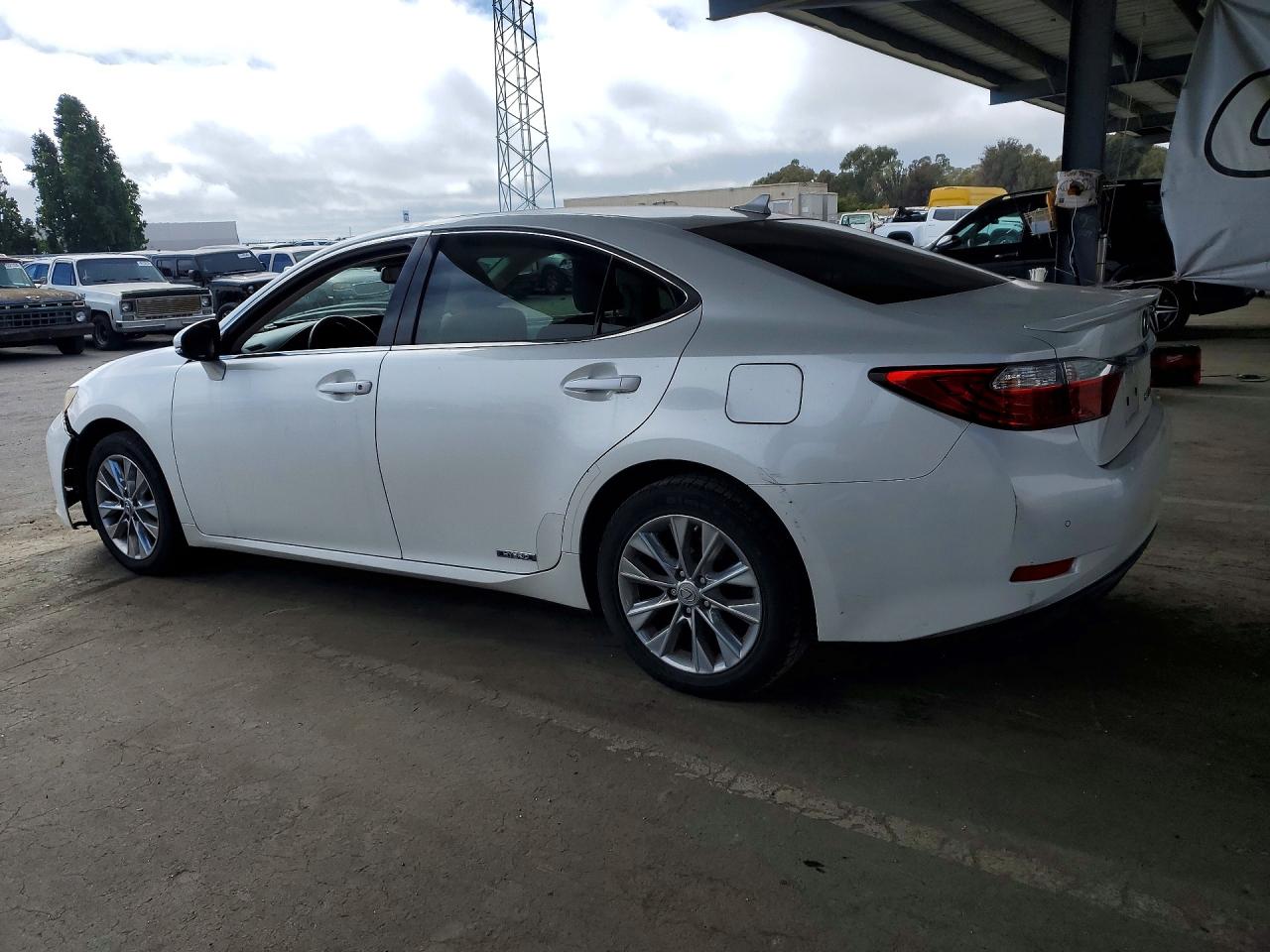 2013 Lexus Es 300h White vin: JTHBW1GG8D2023664