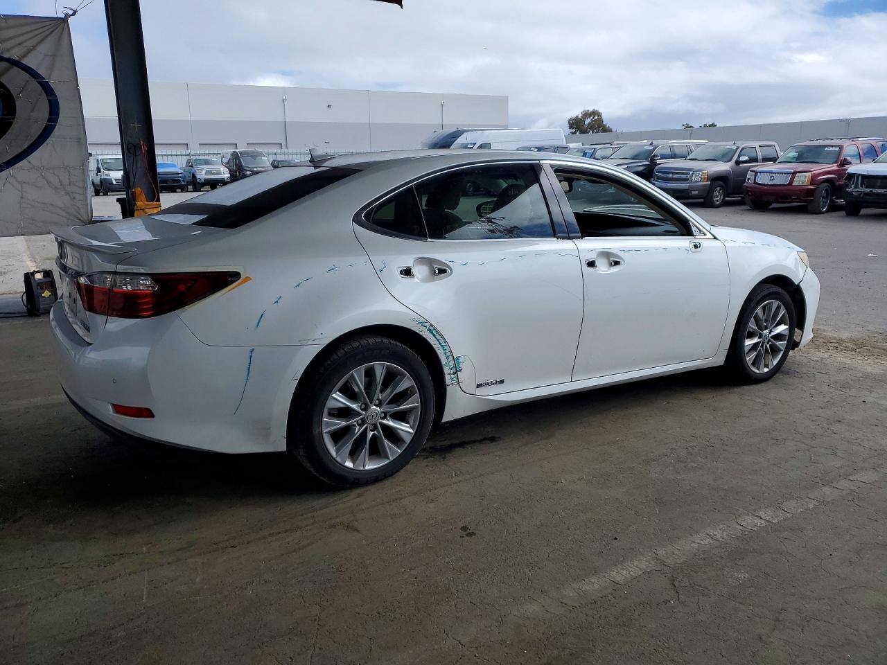 2013 Lexus Es 300h White vin: JTHBW1GG8D2023664