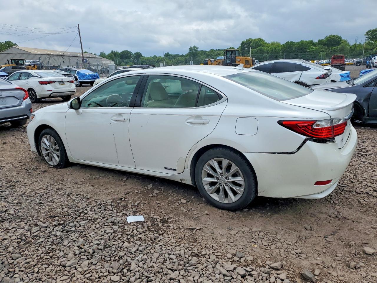 2013 Lexus Es 300h White vin: JTHBW1GG8D2033661