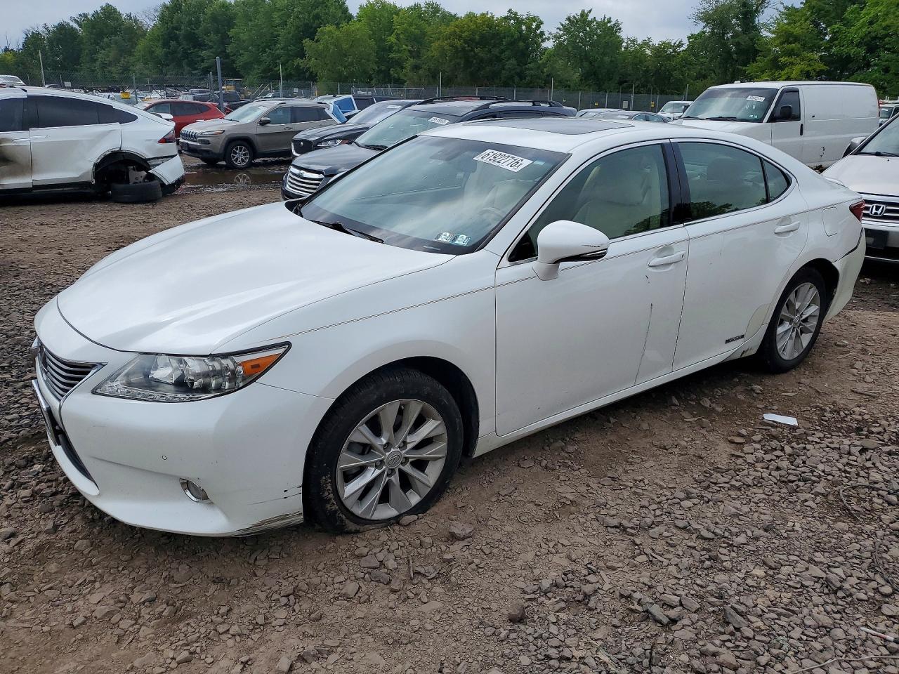 2013 Lexus Es 300h White vin: JTHBW1GG8D2033661