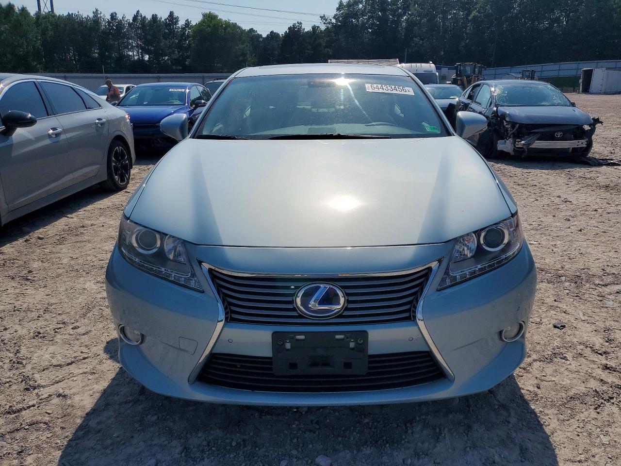 2013 Lexus Es 300h Silver vin: JTHBW1GG8D2034115
