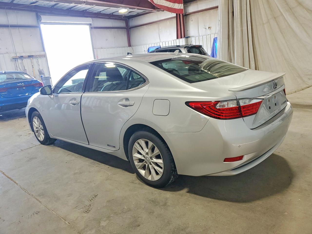 2014 Lexus Es 300h Silver vin: JTHBW1GG8E2039543