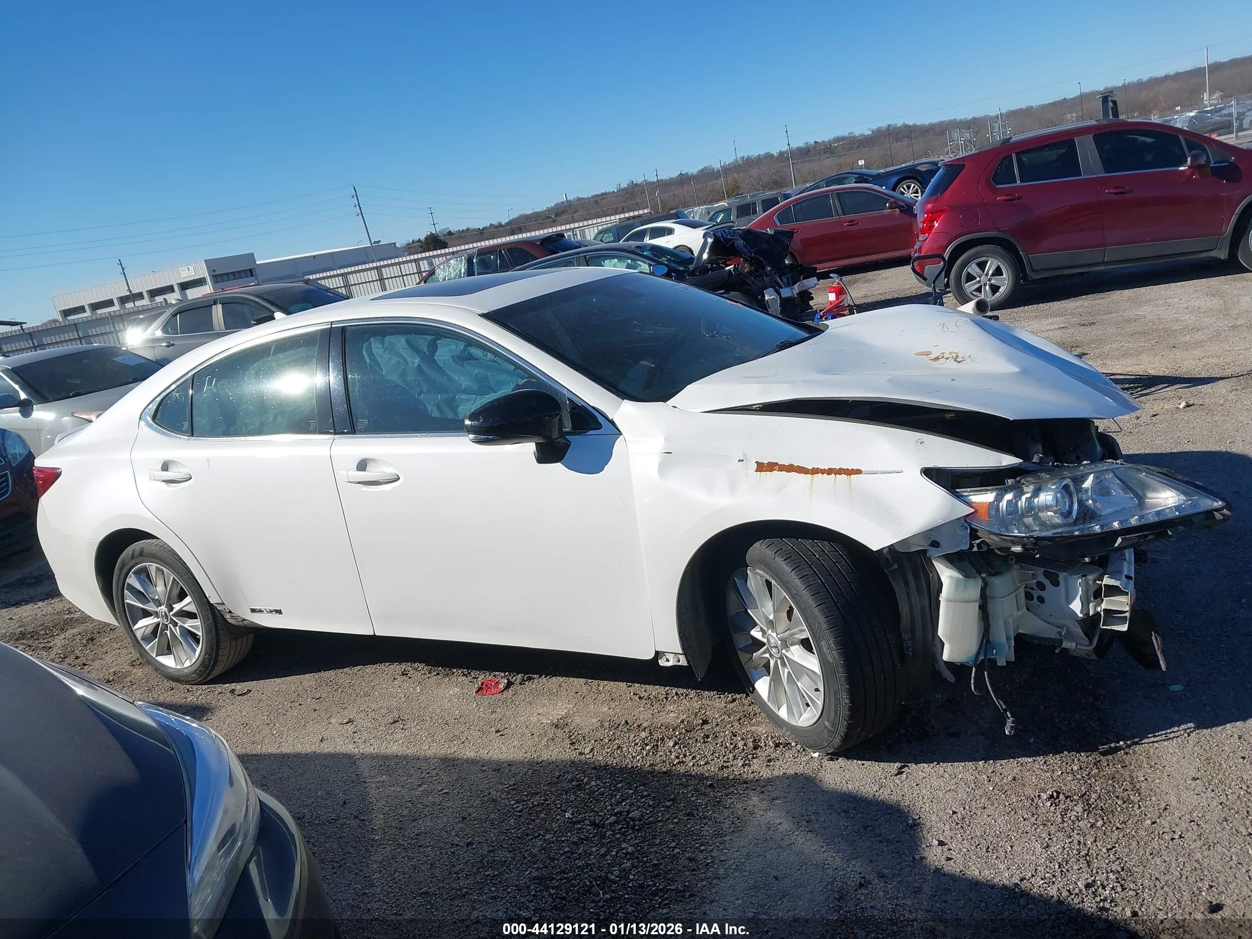 2014 Lexus Es 300h   White vin: JTHBW1GG8E2046573