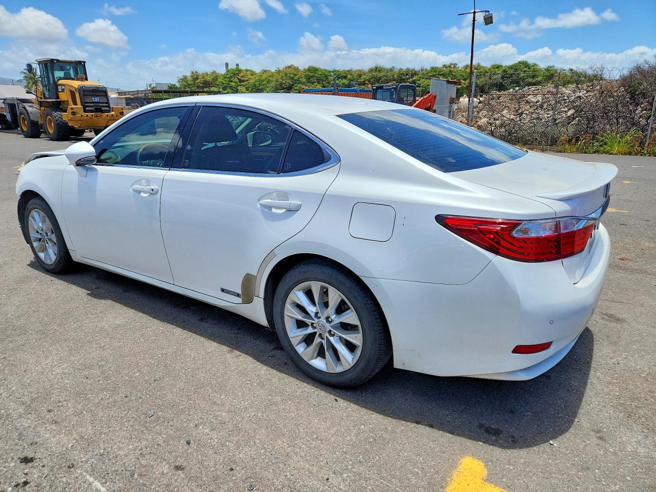 2014 Lexus Es 300h Белый vin: JTHBW1GG8E2048811