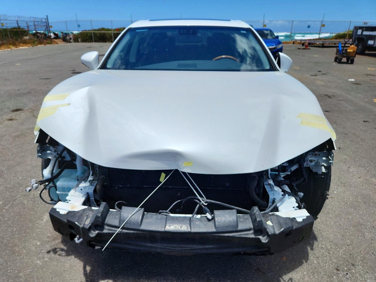 2014 Lexus Es 300h Белый vin: JTHBW1GG8E2048811