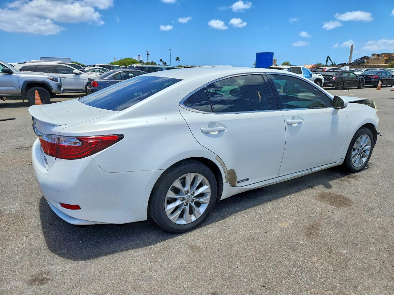 2014 Lexus Es 300h Белый vin: JTHBW1GG8E2048811