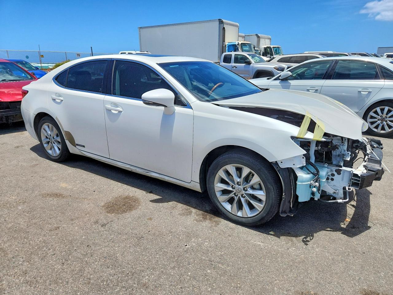 2014 Lexus Es 300h Белый vin: JTHBW1GG8E2048811