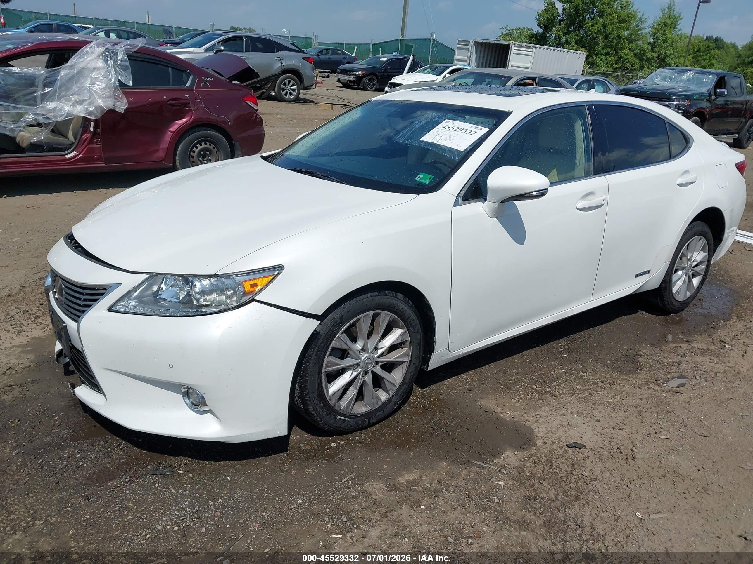 2014 Lexus Es 300h White vin: JTHBW1GG8E2055161