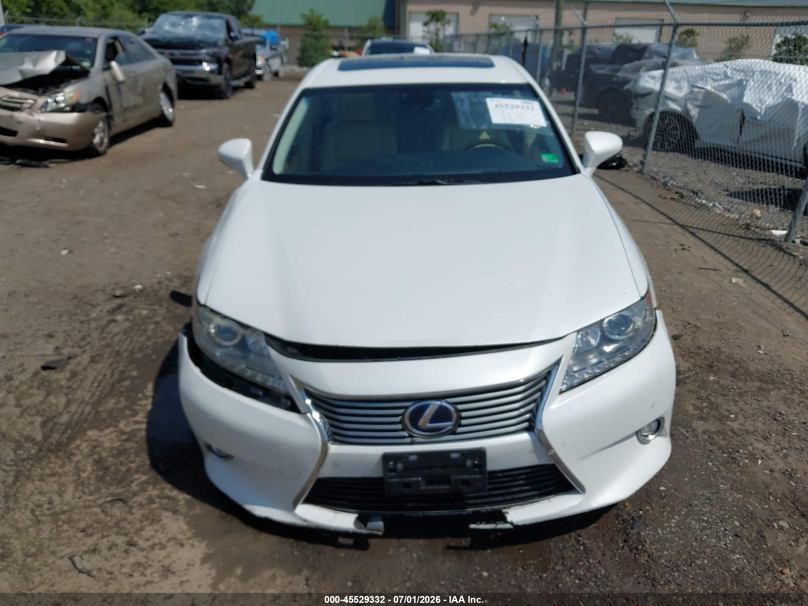 2014 Lexus Es 300h White vin: JTHBW1GG8E2055161