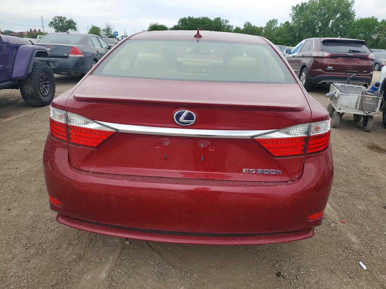 2014 Lexus Es 300h Red vin: JTHBW1GG8E2056133