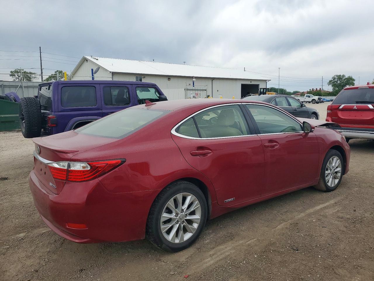 2014 Lexus Es 300h Red vin: JTHBW1GG8E2056133