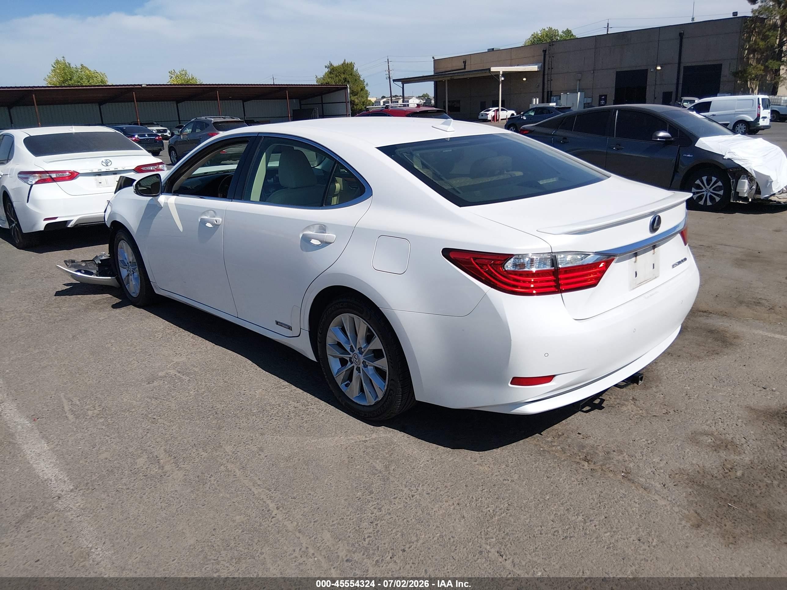 2014 Lexus Es 300h   White vin: JTHBW1GG8E2074177
