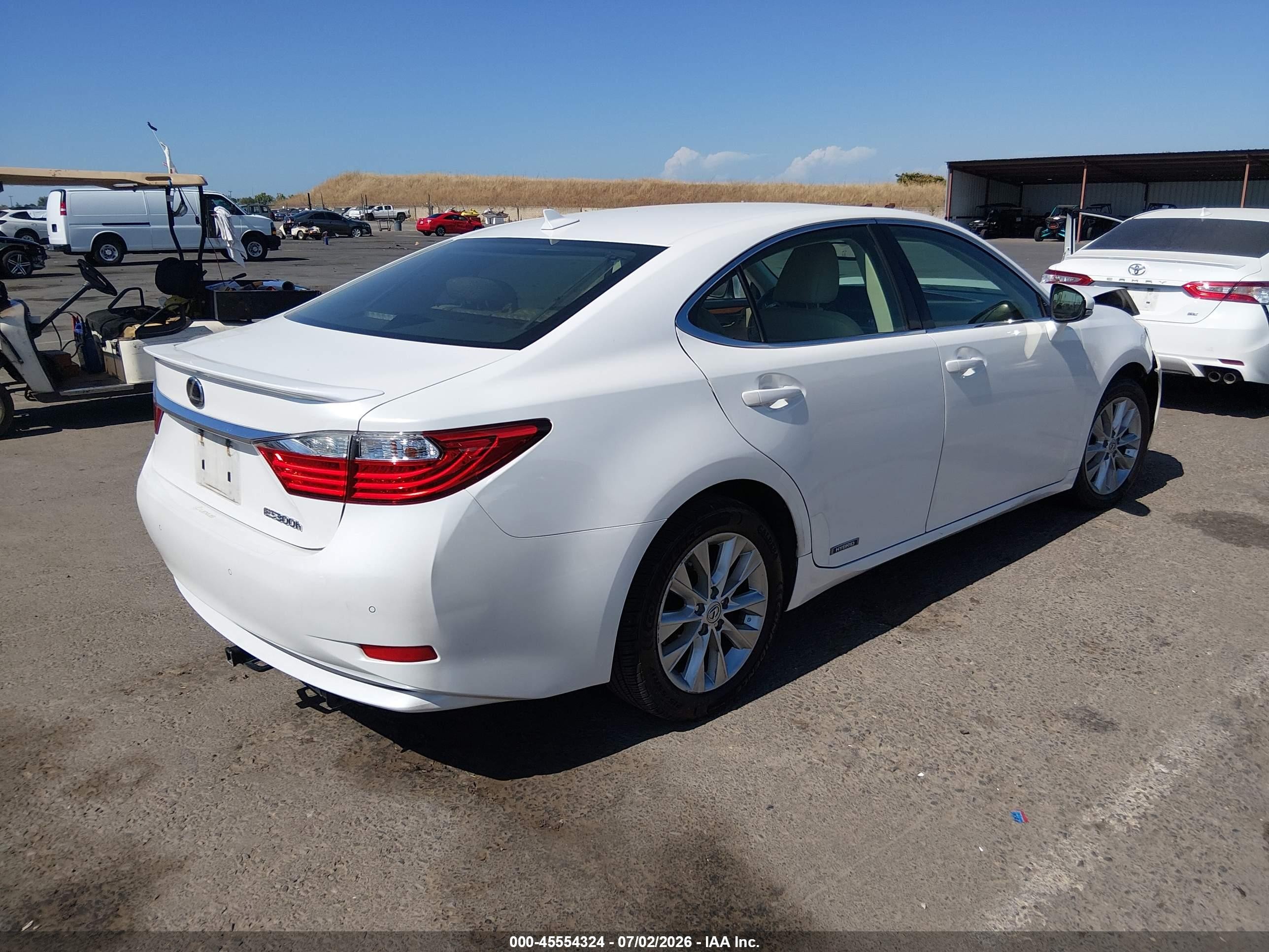 2014 Lexus Es 300h   White vin: JTHBW1GG8E2074177