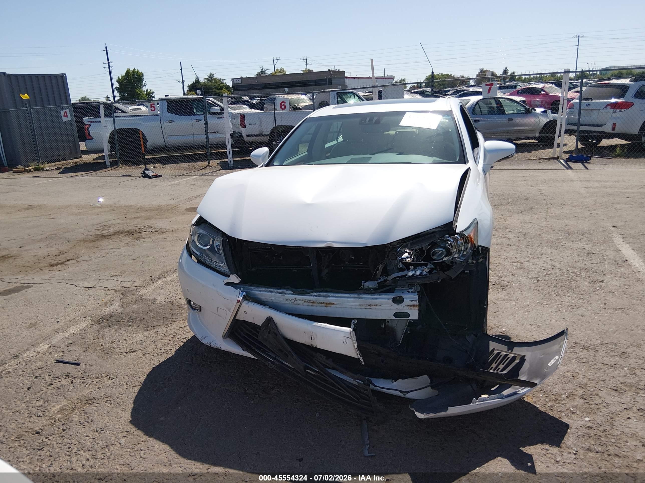 2014 Lexus Es 300h   White vin: JTHBW1GG8E2074177