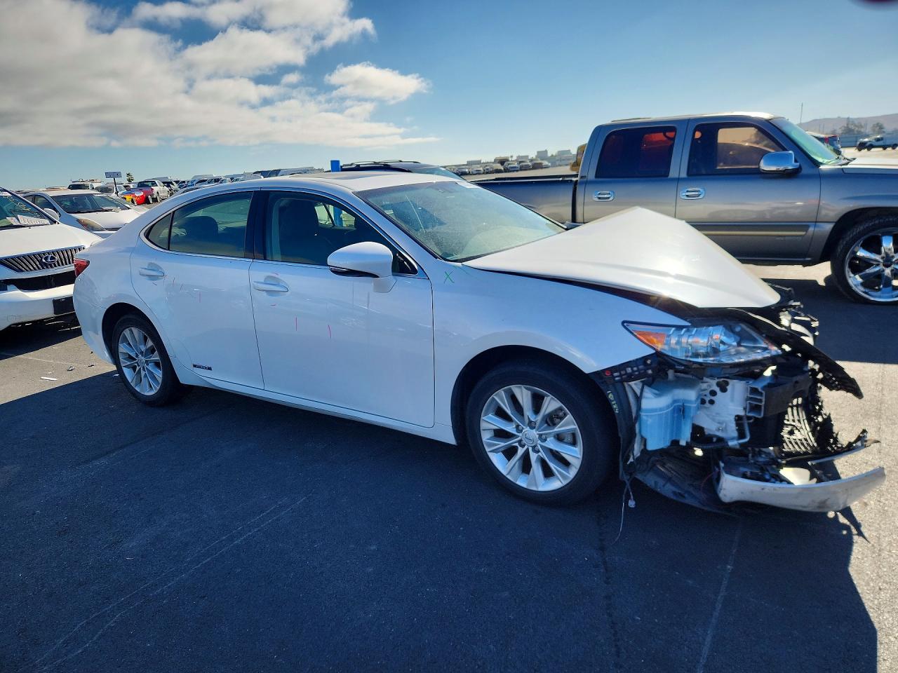 2015 Lexus Es 300h White vin: JTHBW1GG8F2082684